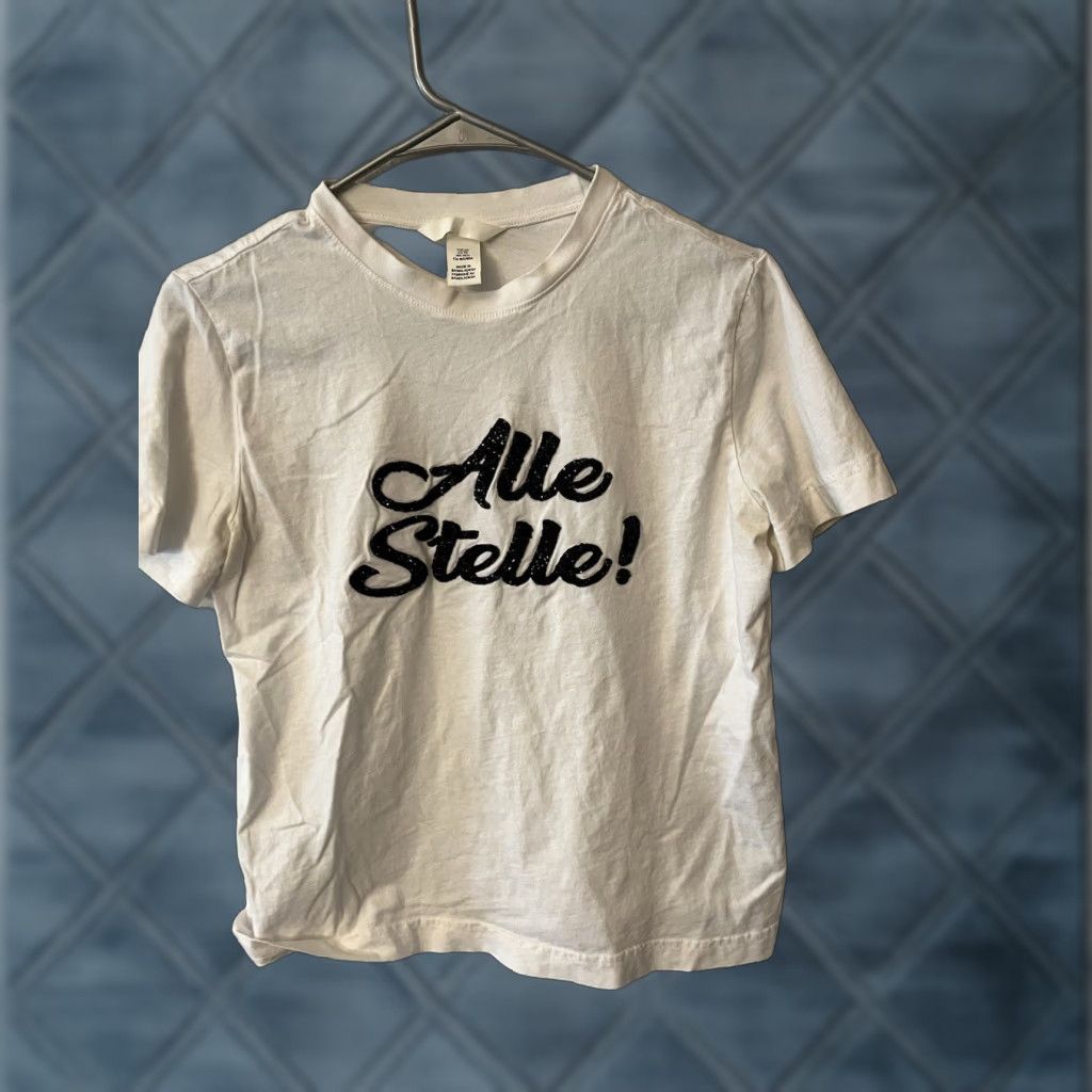 H&M VINTAGE? No—Actually HM H&M Women’s T-Shirt Short Sleeve XS White Graphic Top Regular Fit 100% Cotton Adult Women Casual All Seasons Red/Blue Theme Size XS / US 0-2 / IT 36-38 - 1 Thumbnail