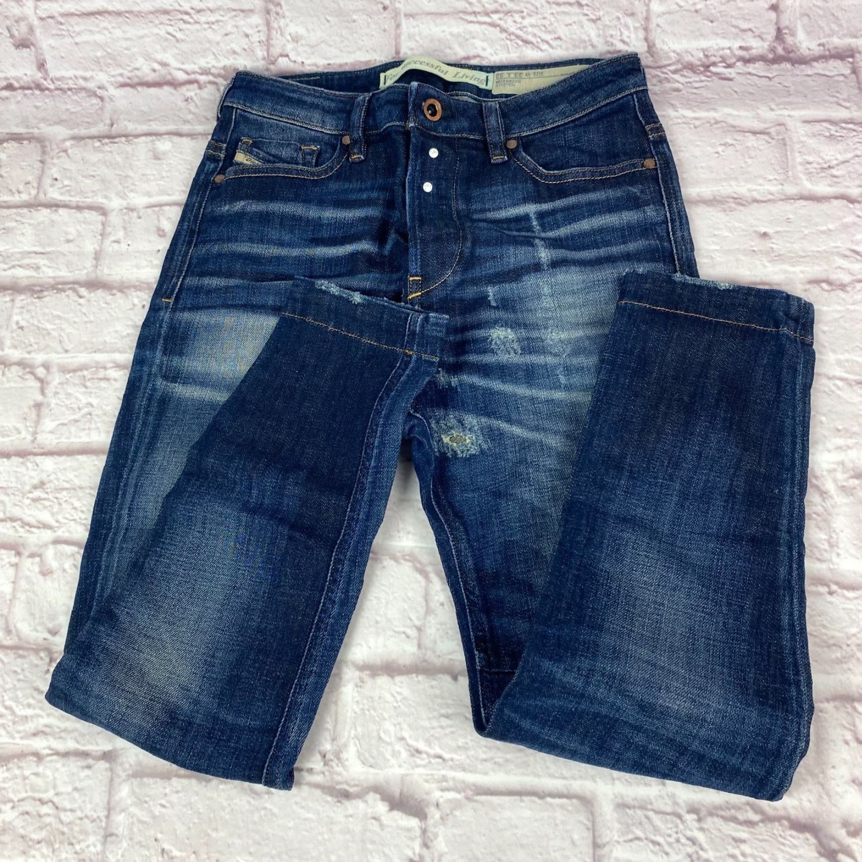 Diesel Diesel Jeans Womens 7 Eazee Relaxed Boyfriend Low Waist Cropped 28 x 24 Size 28" / US 6 / IT 42 - 2 Thumbnail