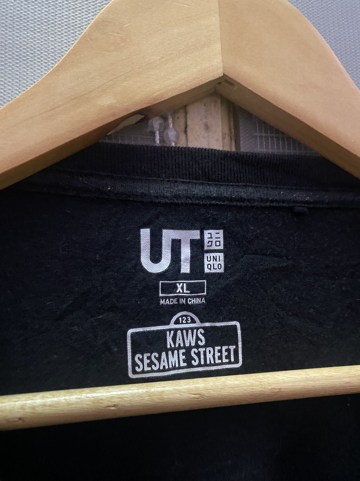Cartoon Network Kaws X Uniqlo Sesame Street T-Shirt Size US XL / EU 56 / 4 - 4 Thumbnail