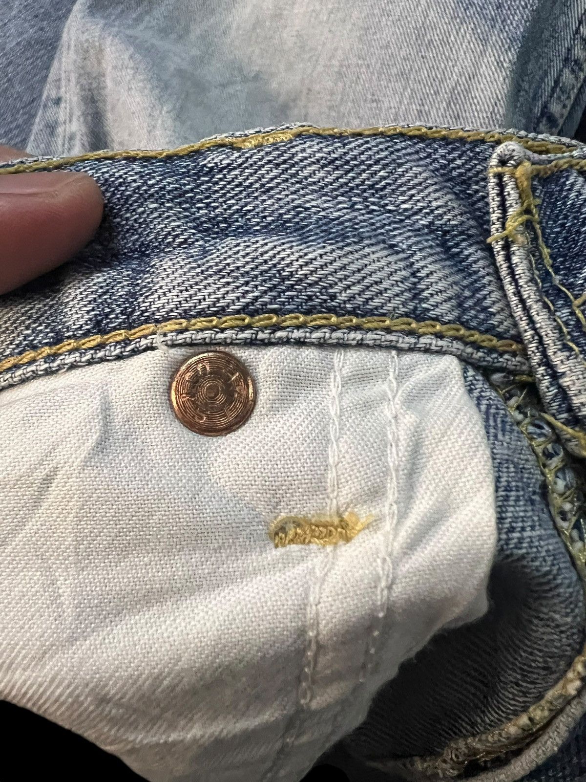 Levi's Vintage Levi’s 533 Distress Faded Denim Jean Size US 31 - 17 Thumbnail