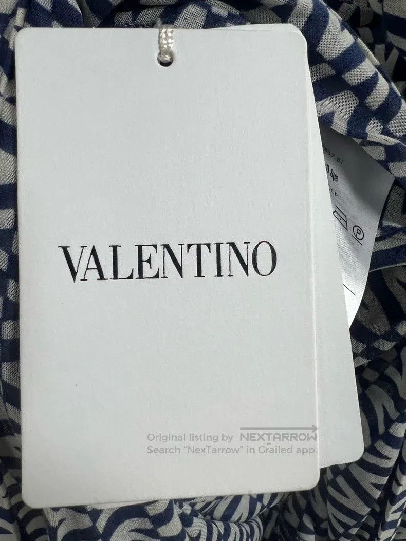 Valentino Valentino The letters are printed with long sleeves Size US M / EU 48-50 / 2 - 9 Thumbnail