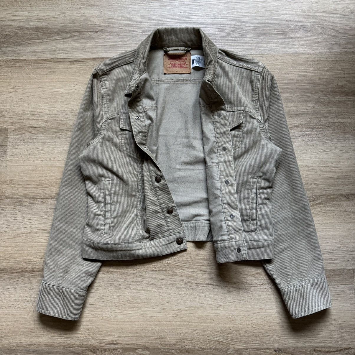 Vintage Levi’s Corduroy Trucker Jacket Size US M / EU 48-50 / 2 - 3 Thumbnail