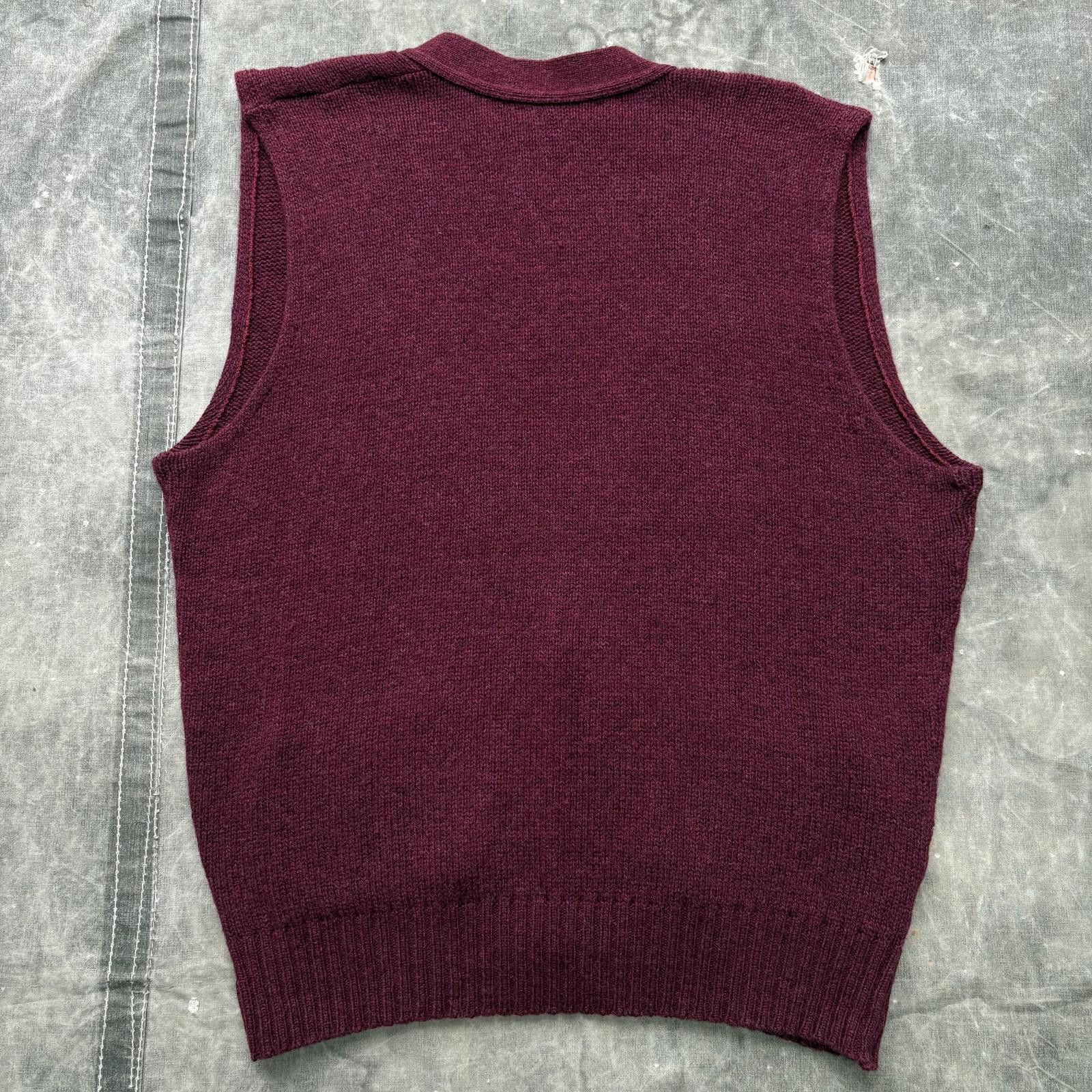 Vintage Vintage 80s 90s Burgundy Grunge Preppy Sweater Cardigan Vest Size US L / EU 52-54 / 3 - 4 Thumbnail