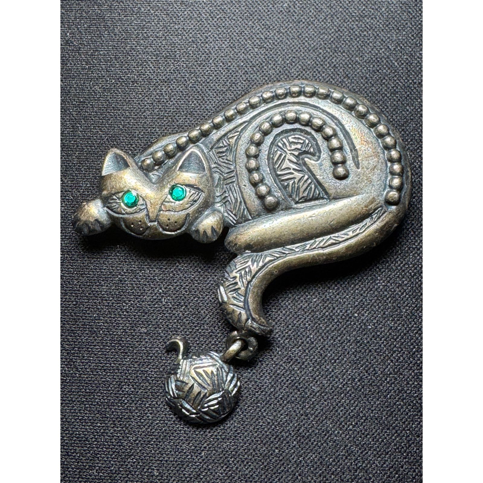 Other Newpro Pewter Cat with Yarn and Green Eyes Brooch Size ONE SIZE - 1 Thumbnail