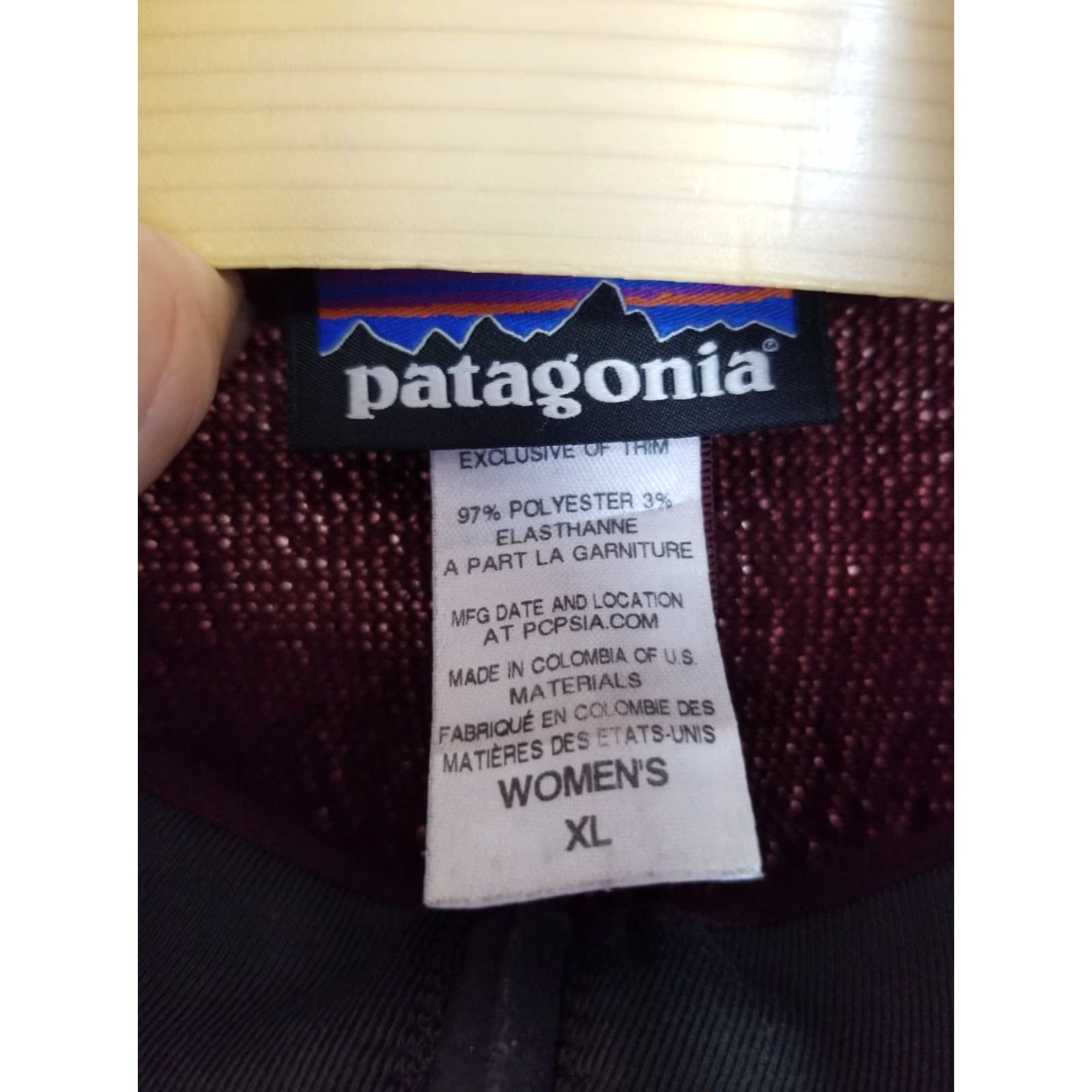 Patagonia VINTAGE Y2K PATAGONIA R2 FULL ZIP UP FLEECE JACKET WOMEN'S XLARGE BURGUNDY SIZE S INCHES 24 CHEST 33 NECK TO CUFF 29 TOP TO BOTTOM 29 Size S / US 4 / IT 40 - 3 Thumbnail