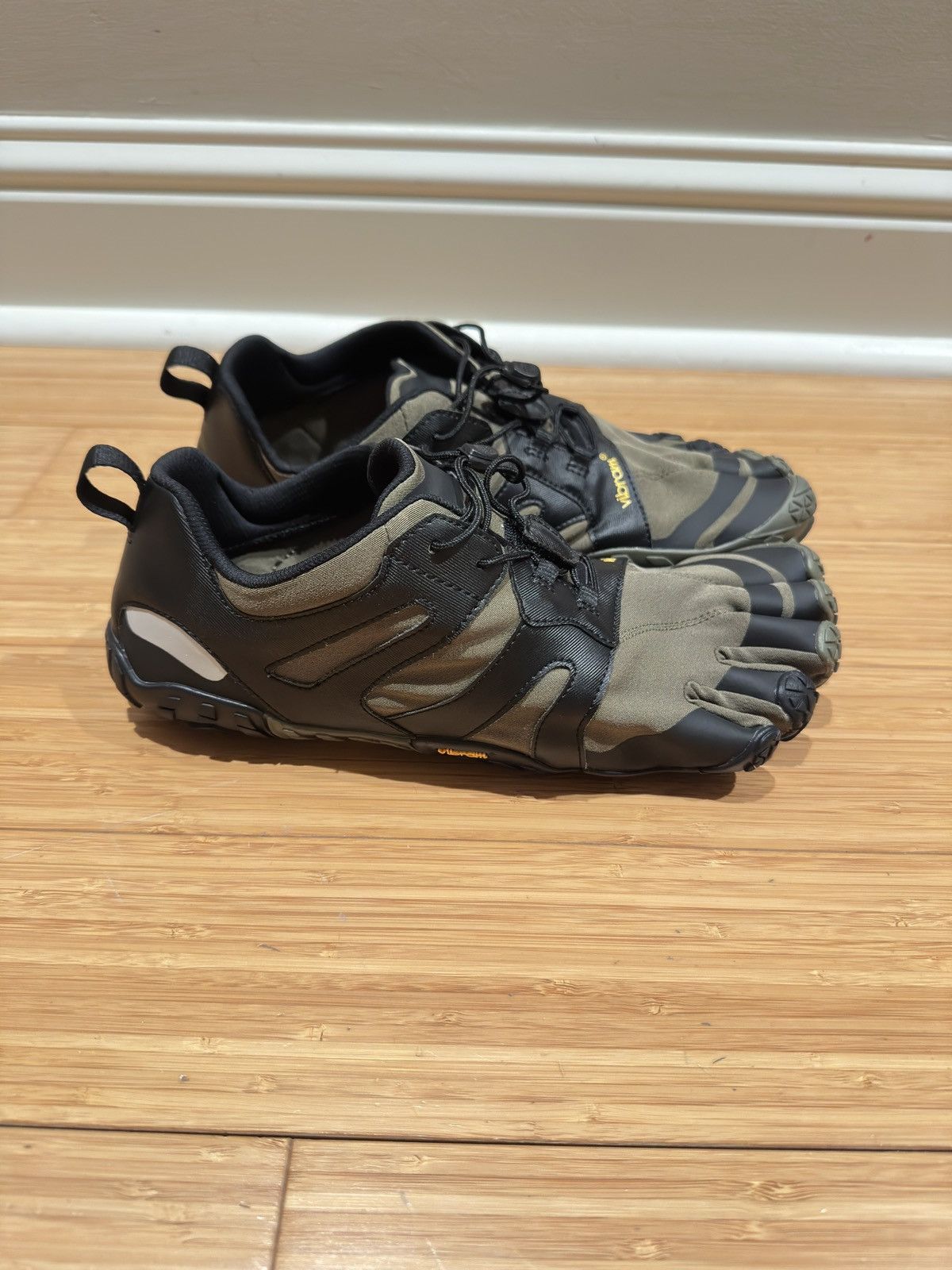 Vibram Vibram FiveFingers V-Trail 2.0 Trail Shoes US 10.5-11 Size US 10.5 / EU 43-44 - 1 Thumbnail