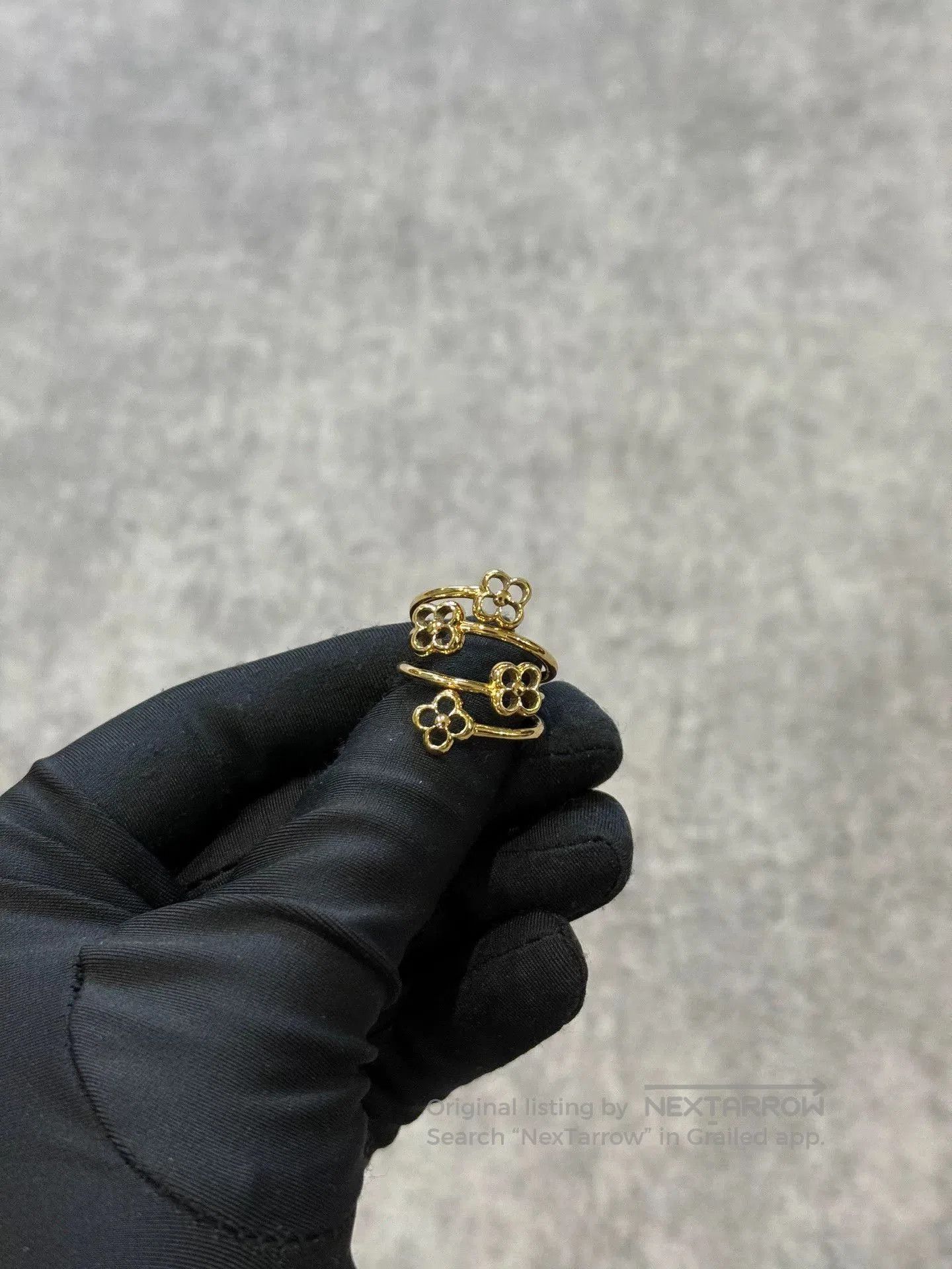 Louis Vuitton gold floral cutout ring. Size ONE SIZE - 1 Thumbnail
