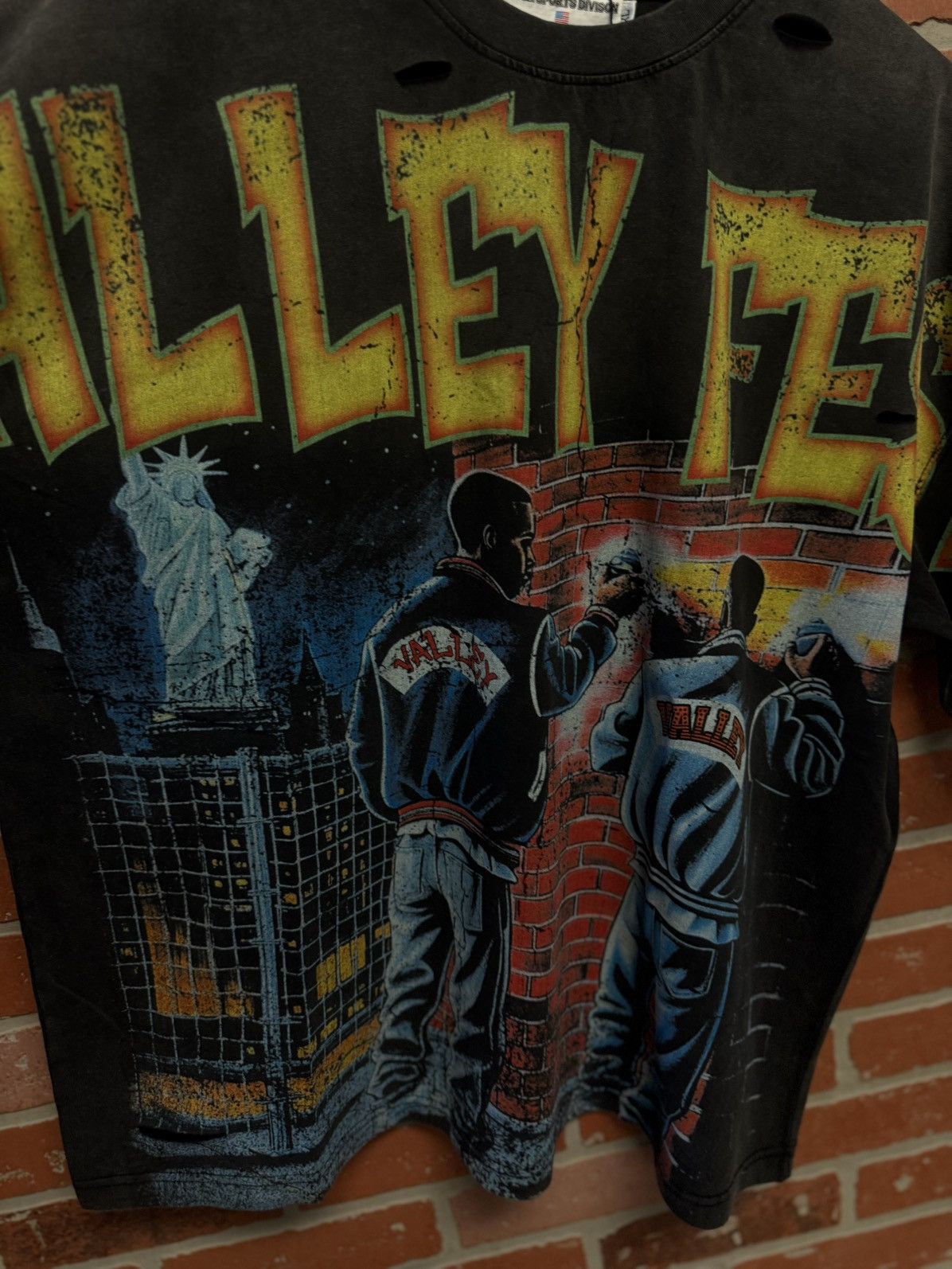 Vale Vale Valley Fest Tee Size XL (NEW) Authentic Size US XL / EU 56 / 4 - 5 Thumbnail
