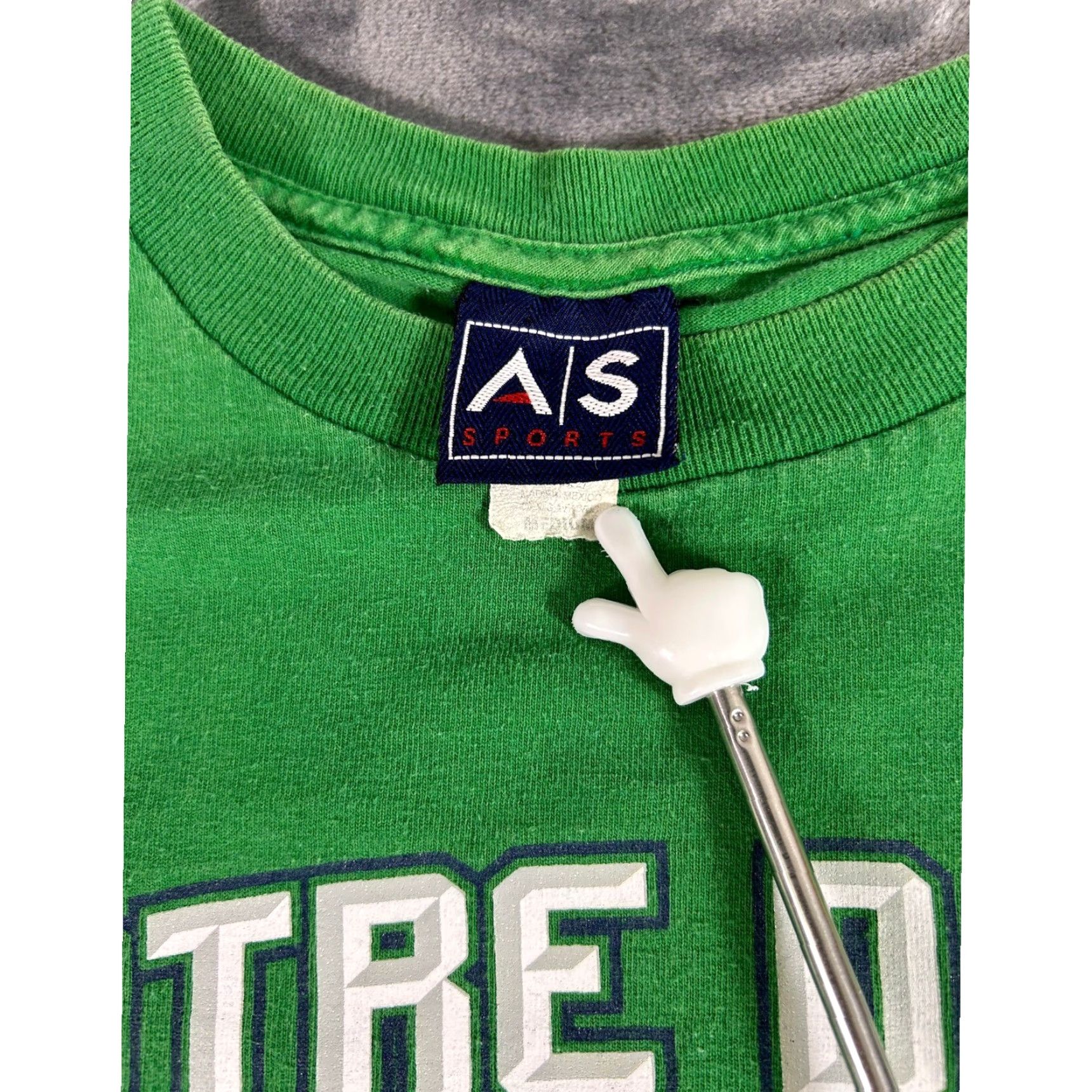 Logo 7 VINTAGE Notre Dame Fighting Irish Green Logo T Shirt Mens Size Medium Size US M / EU 48-50 / 2 - 4 Thumbnail