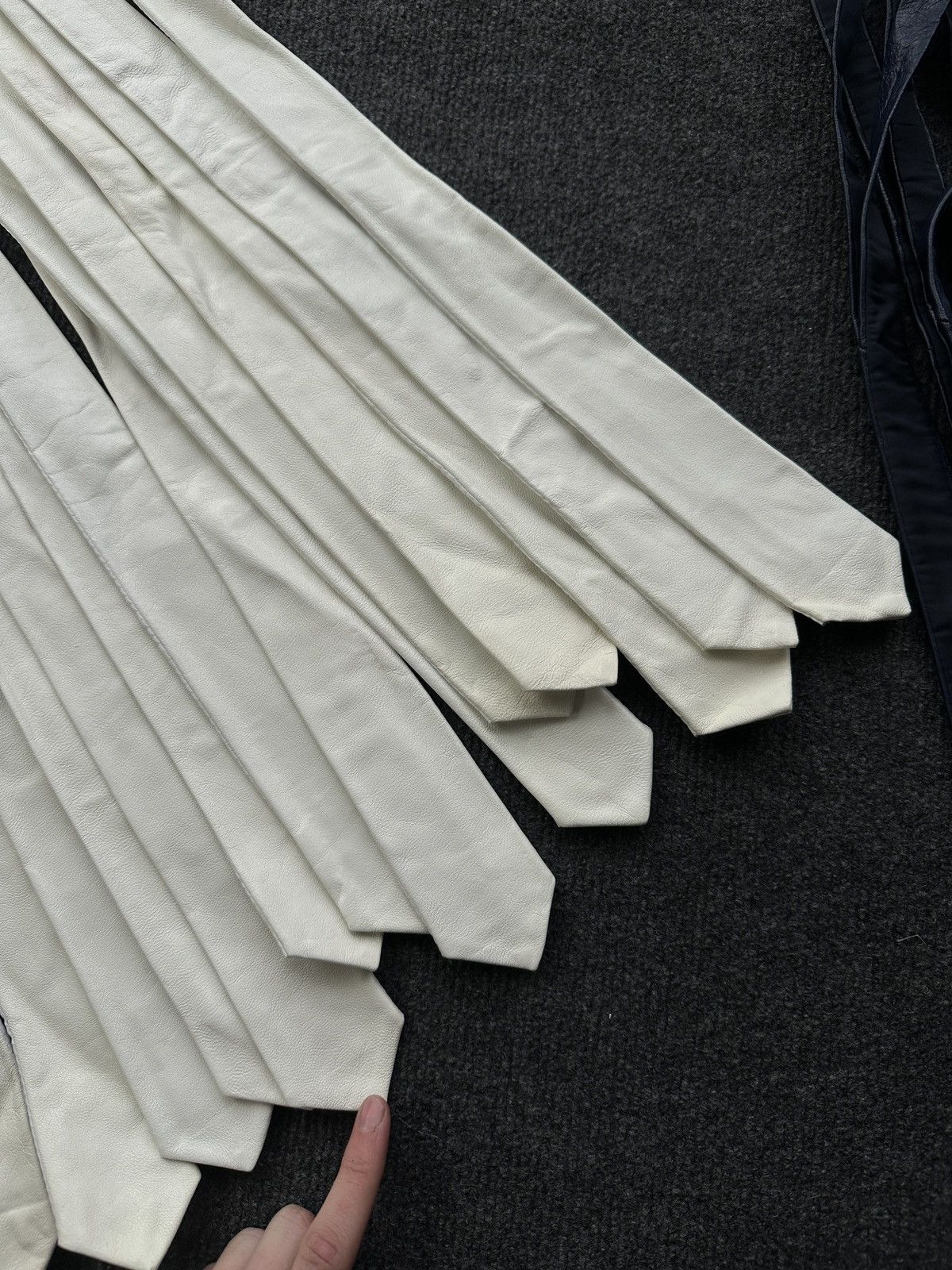 Other 🚨 LEATHER WHITE ITALY TIE LUXURY VNTG RARE OLD MONEY Size ONE SIZE - 8 Thumbnail