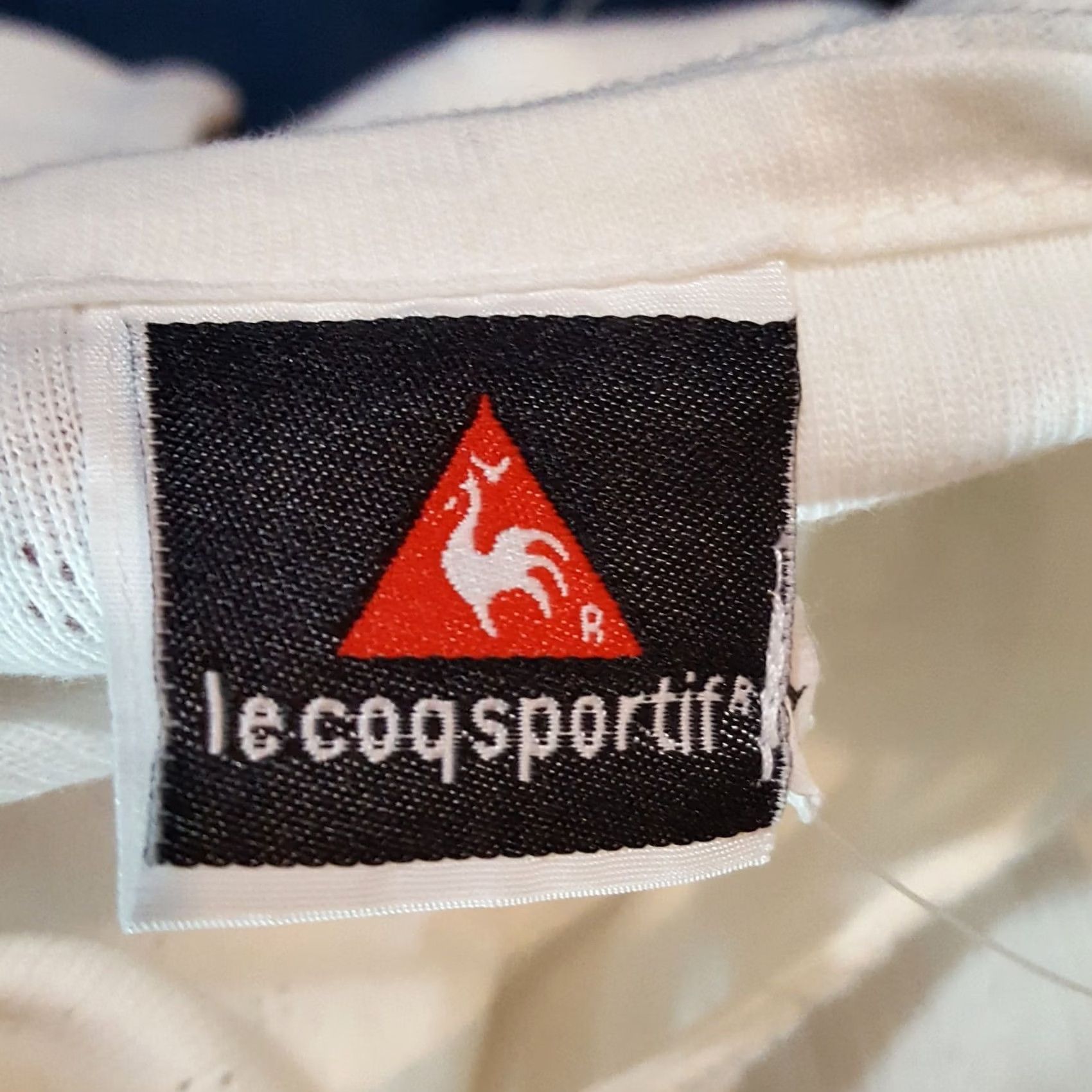 Le Coq Sportif VINTAGE Le Coq Sportif Athletic White V-Neck Women's M Short Sleeve T Shirt Top Size M / US 6-8 / IT 42-44 - 6 Thumbnail