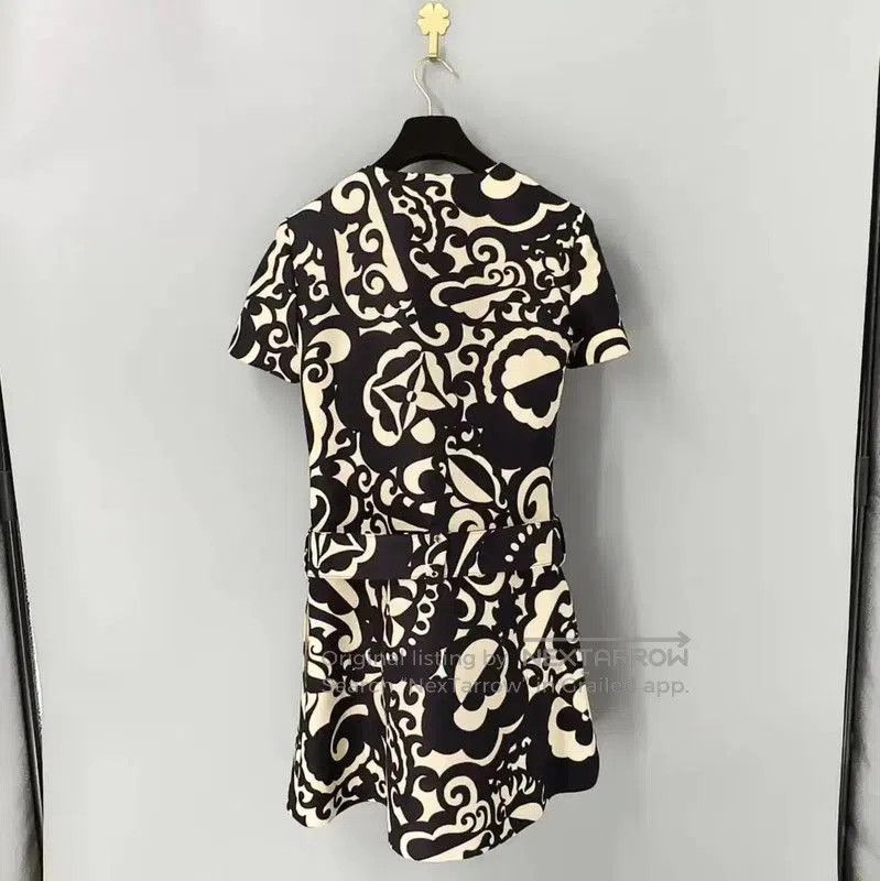 Louis Vuitton Louis Vuitton Beige Women's Dress XS Size . Size XS / US 0-2 / IT 36-38 - 2 Thumbnail