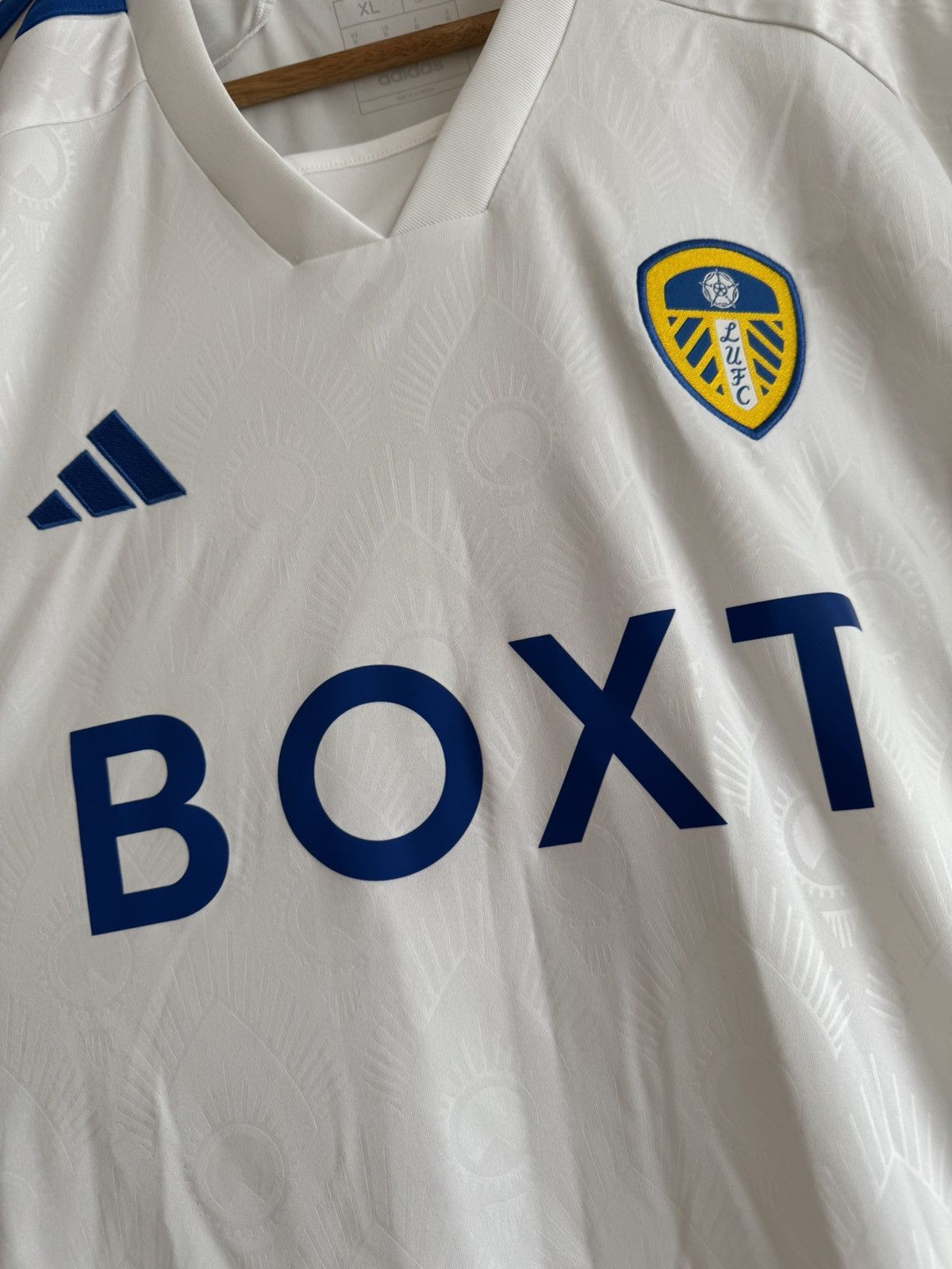 Adidas Ethan Ampadu Leeds United 2022-2023 Home Soccer Jersey Kit Size US XL / EU 56 / 4 - 11 Thumbnail