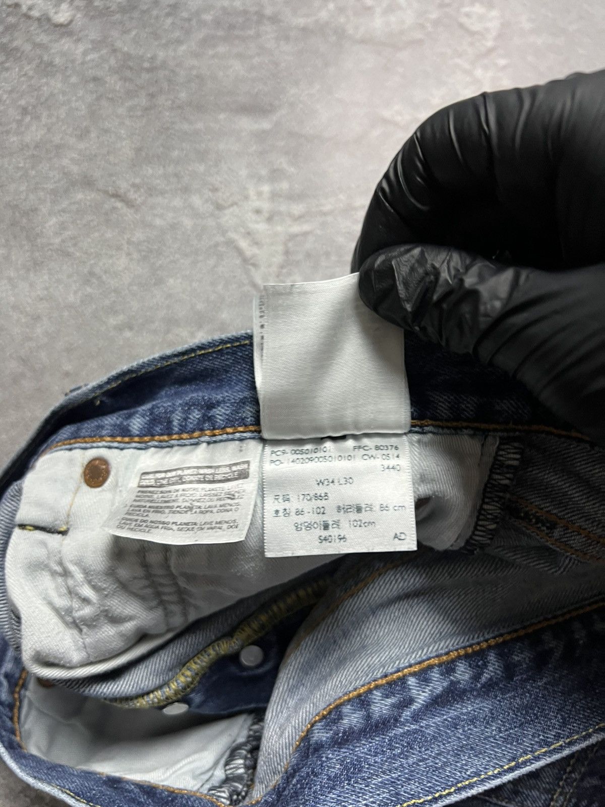 Levi's Vintage Levis Jeans Pants Wash Blue Big Logo 501 34/30 M-L Size US 34 / EU 50 - 15 Thumbnail