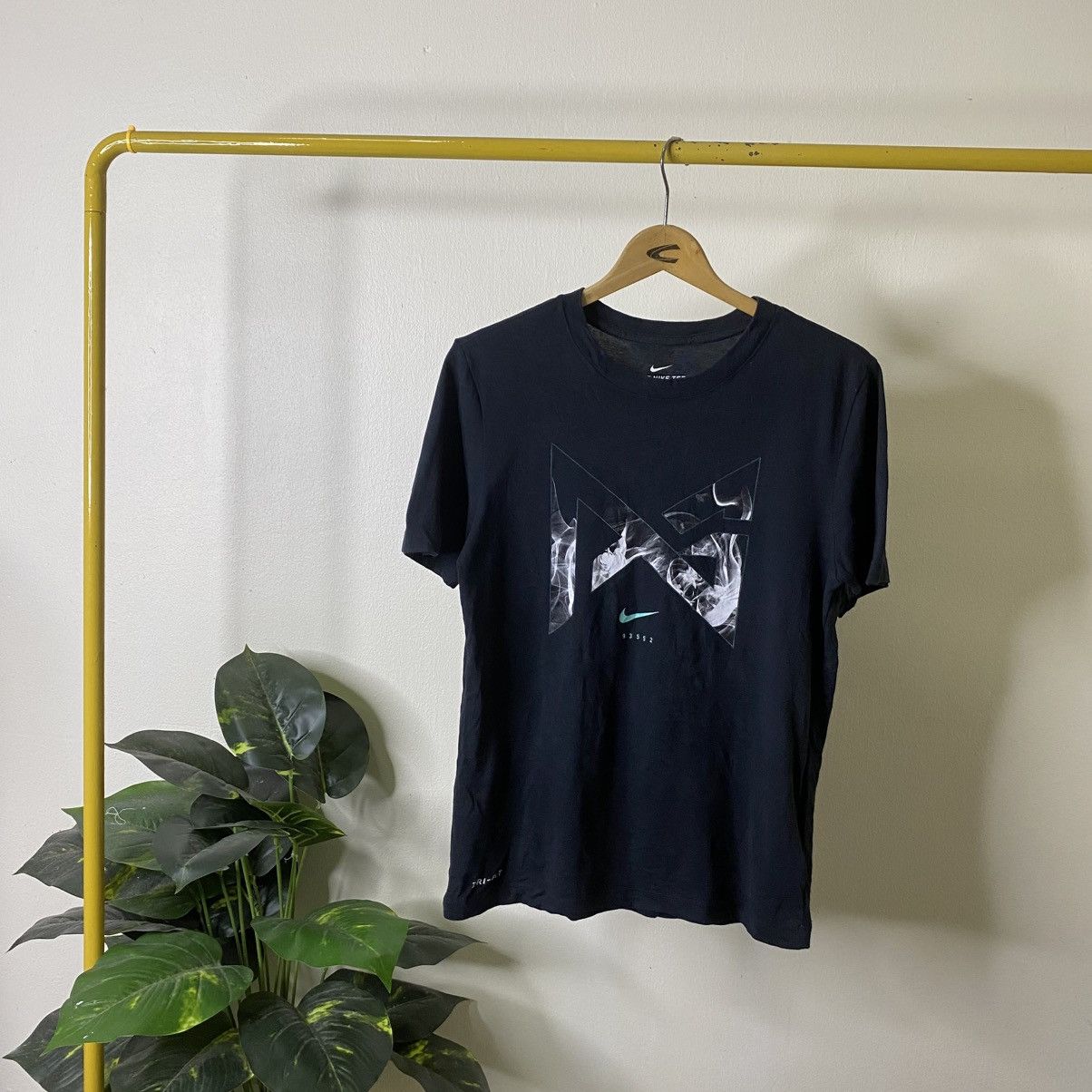 Nike Nike Paul George Smoke Dry T Shirt Size US S / EU 44-46 / 1 - 1 Thumbnail