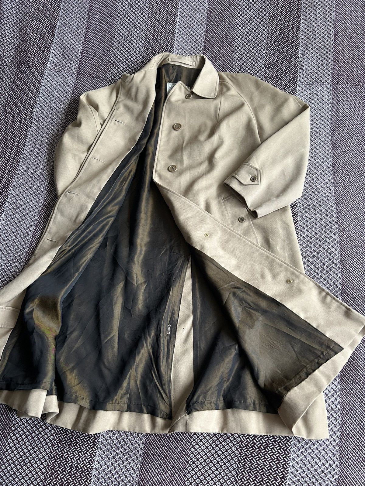Burberry Vintage Burberrys 90s Heavy Trench Coat Mens Solid Style Size US XL / EU 56 / 4 - 10 Thumbnail