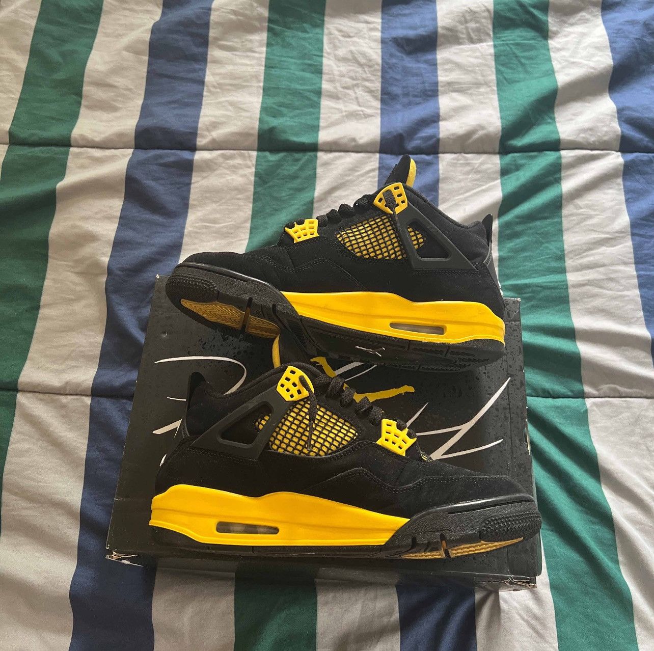 Jordan Brand Air Jordan 4 Retro “Thunder” Size US 9.5 / EU 42-43 - 2 Thumbnail