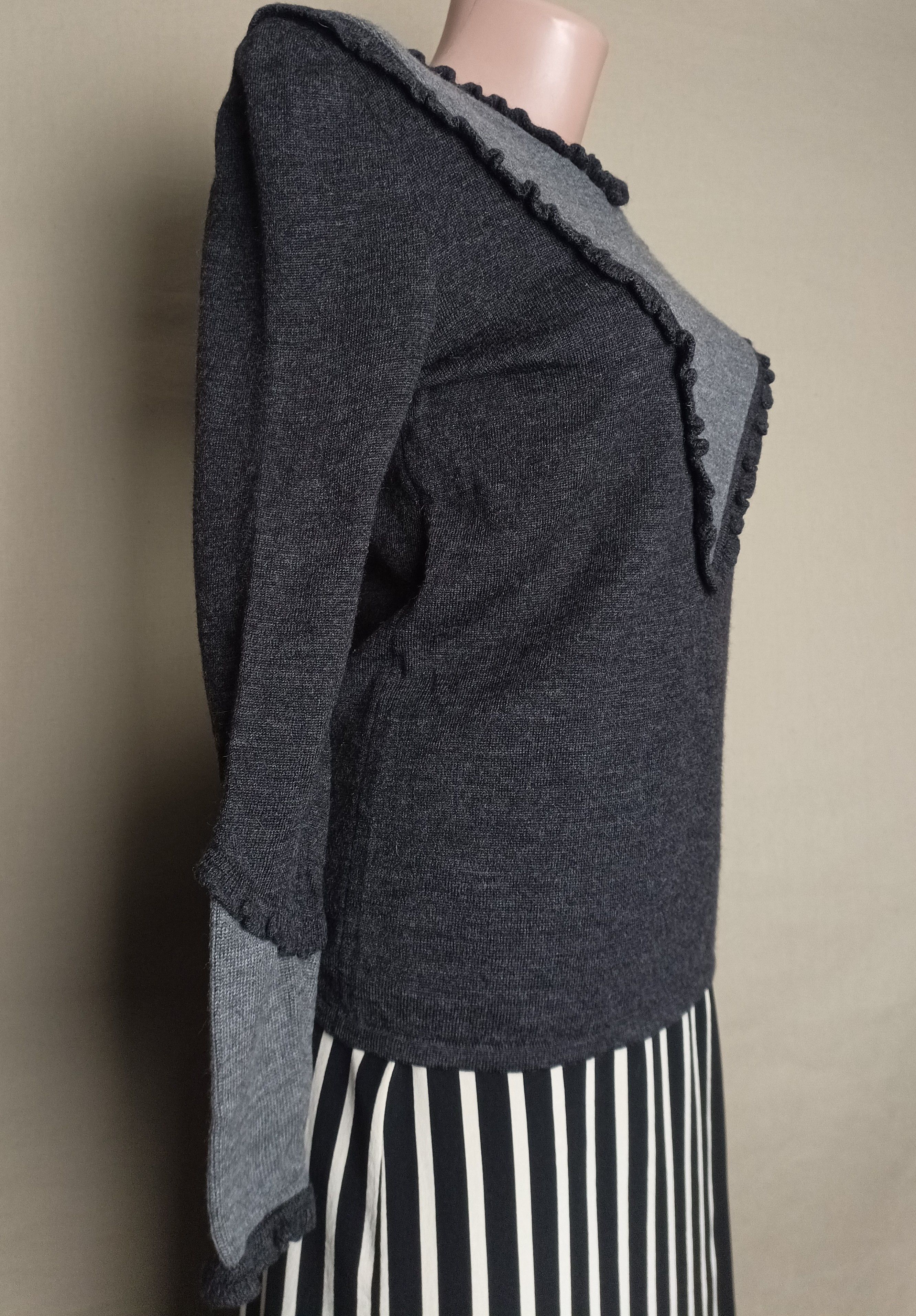 Valentino × Vintage Valentino Studio Vintage Wool Designer Pullover Sweater IT42 Size M / US 6-8 / IT 42-44 - 3 Thumbnail
