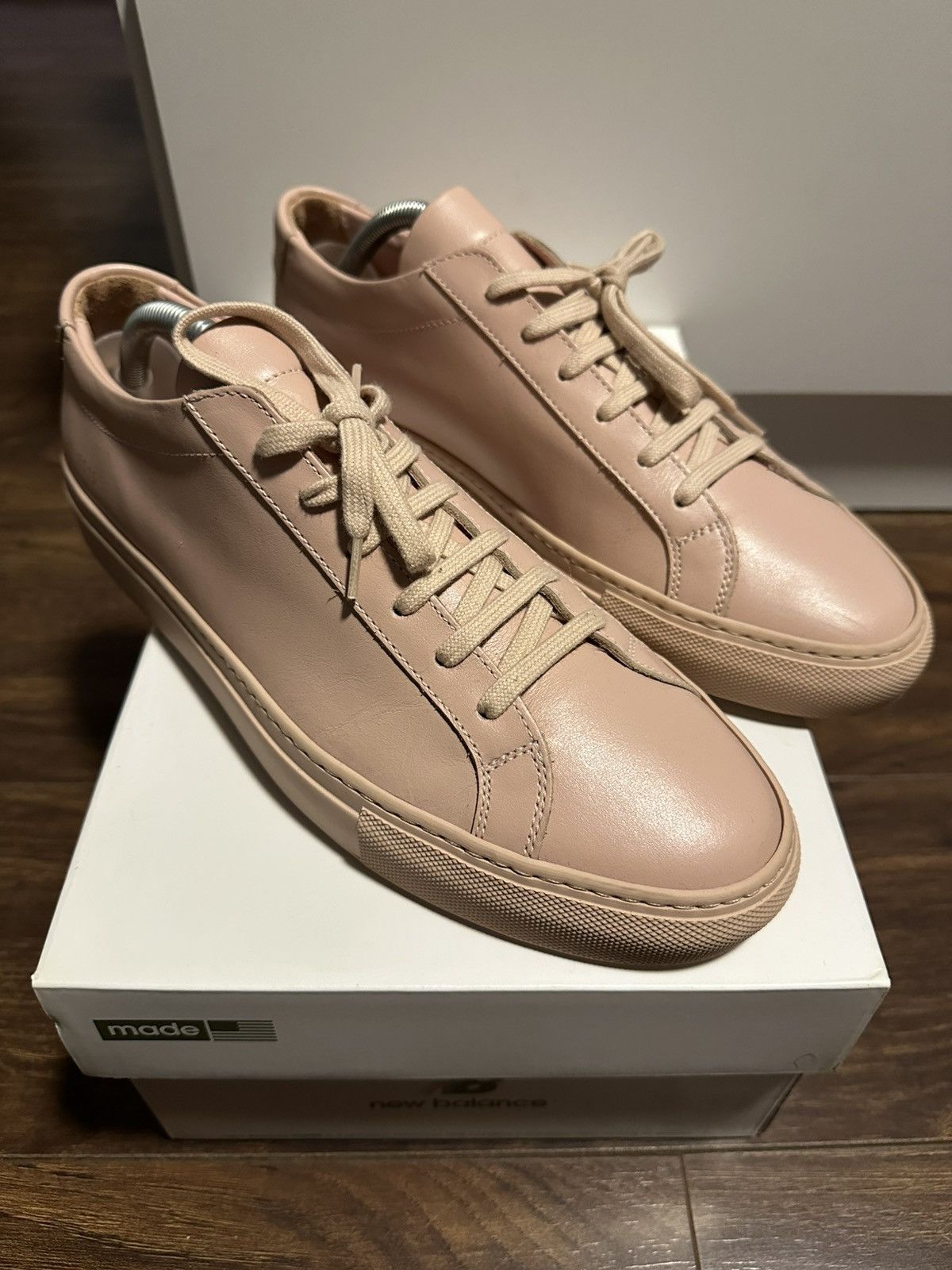 Common Projects Common Projects Achilles Low Blush Pink EU 41 Size US 8 / EU 41 - 4 Thumbnail
