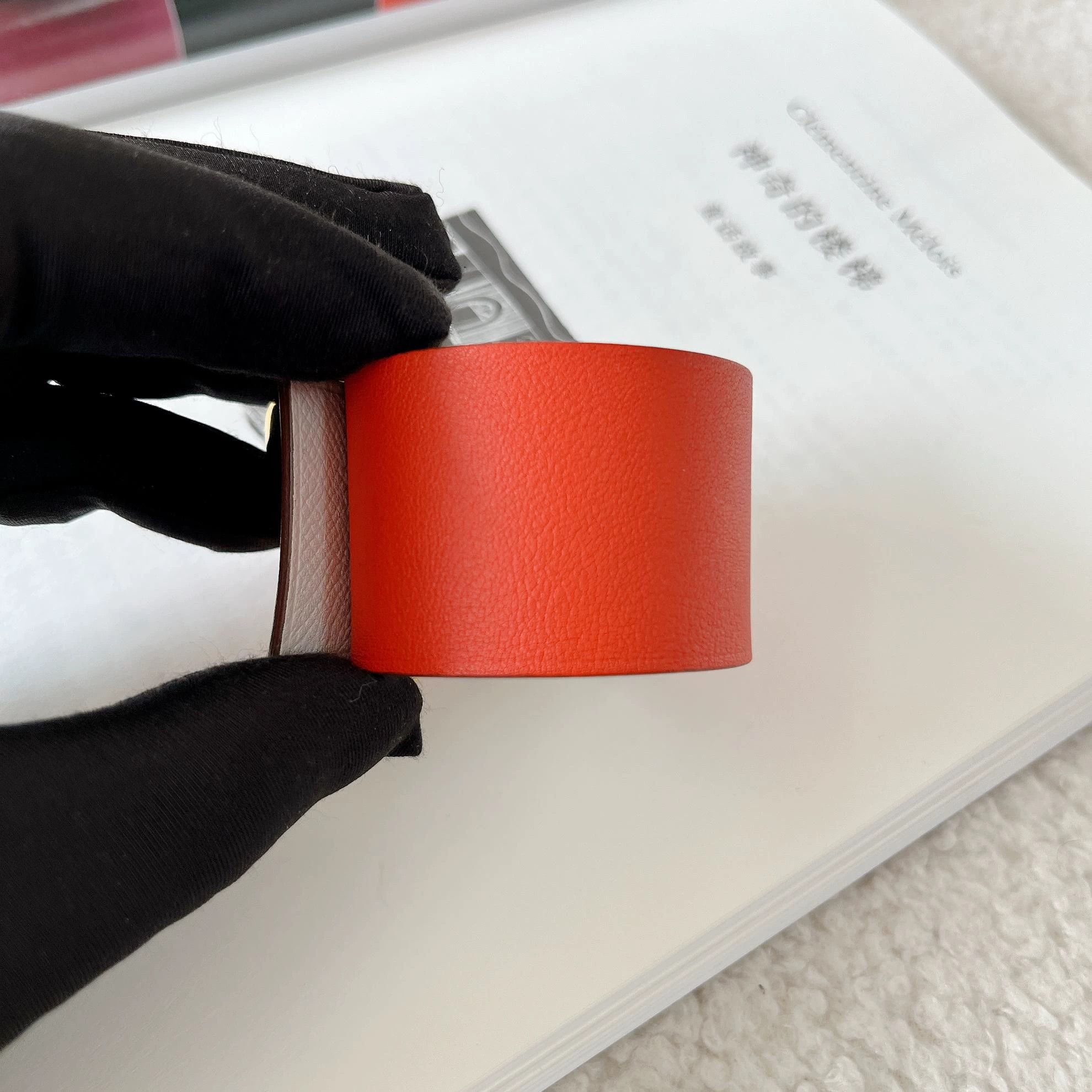 Hermes Hermes Red Bracelet R Stamp 9723 Size ONE SIZE - 4 Thumbnail