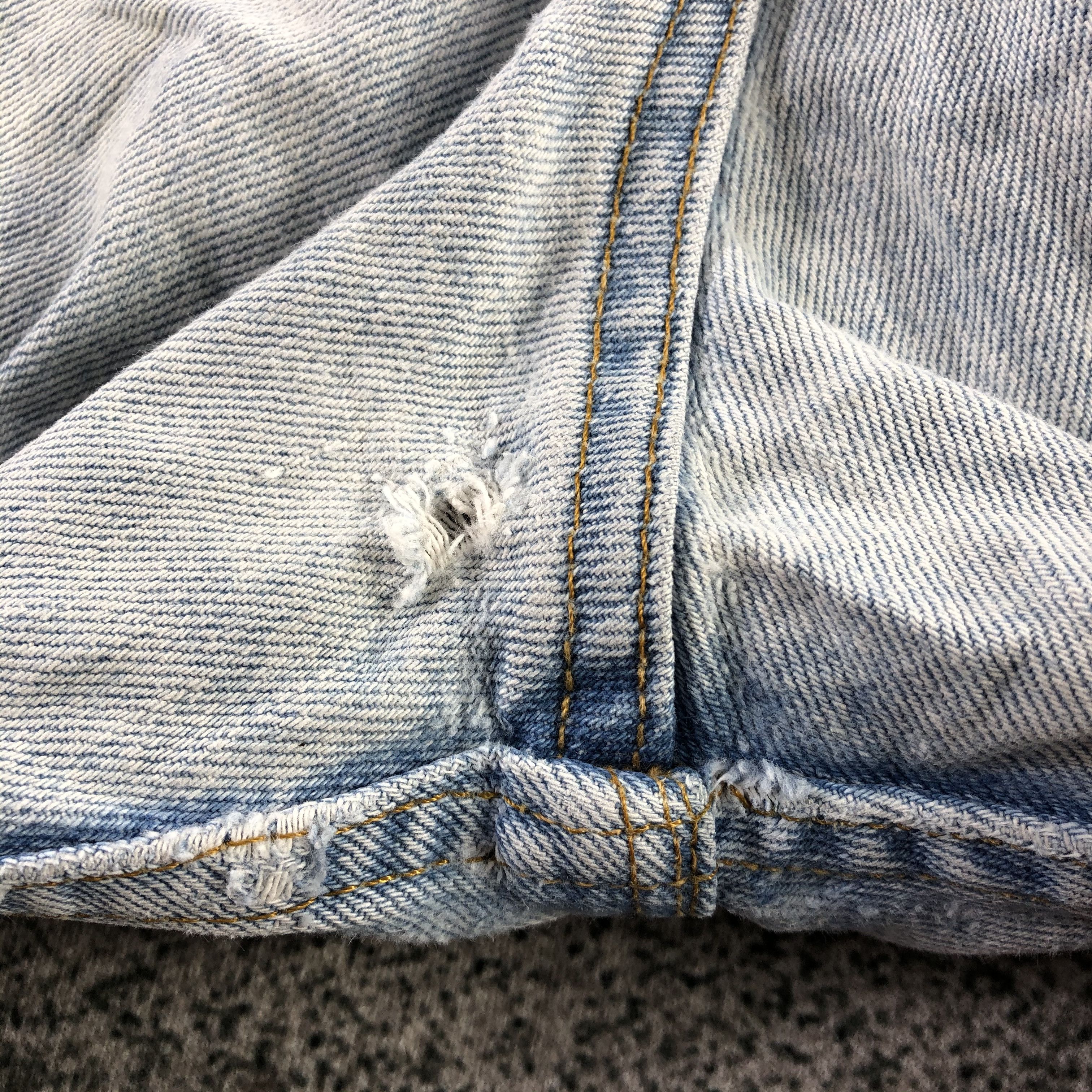 Levi's Vintage 90s Levi's 550 Jeans Lightwash Denim KJ1389 Size US 31 - 9 Thumbnail