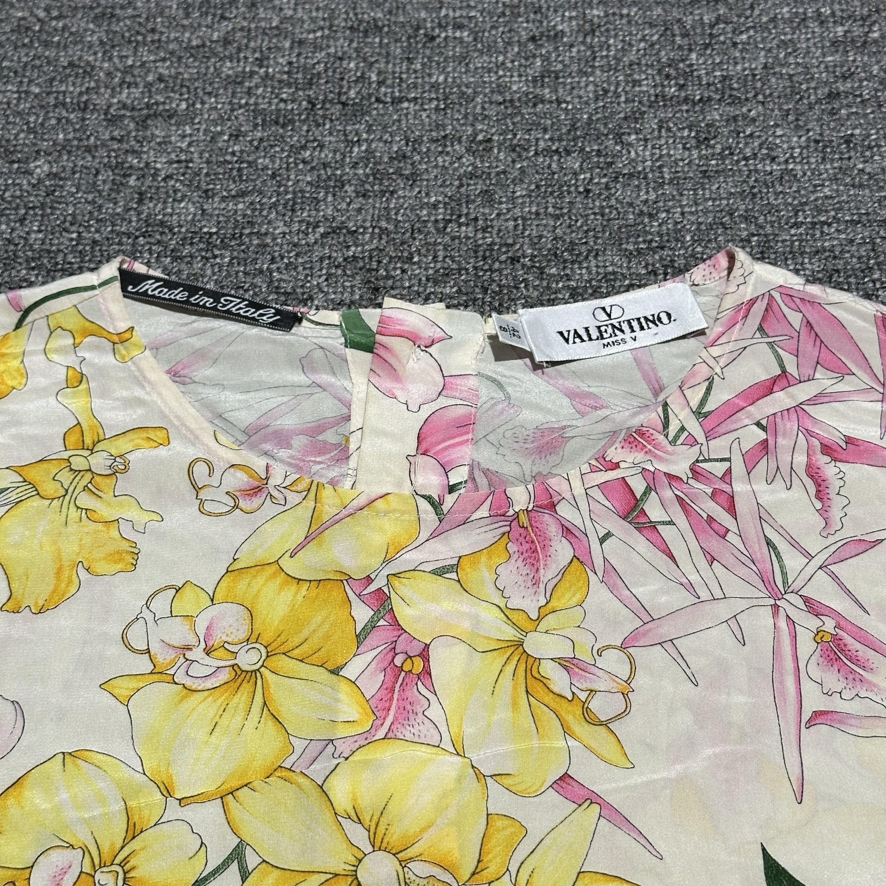 Valentino Valentino Miss V Flower Silk Tee Size M / US 6-8 / IT 42-44 - 5 Thumbnail