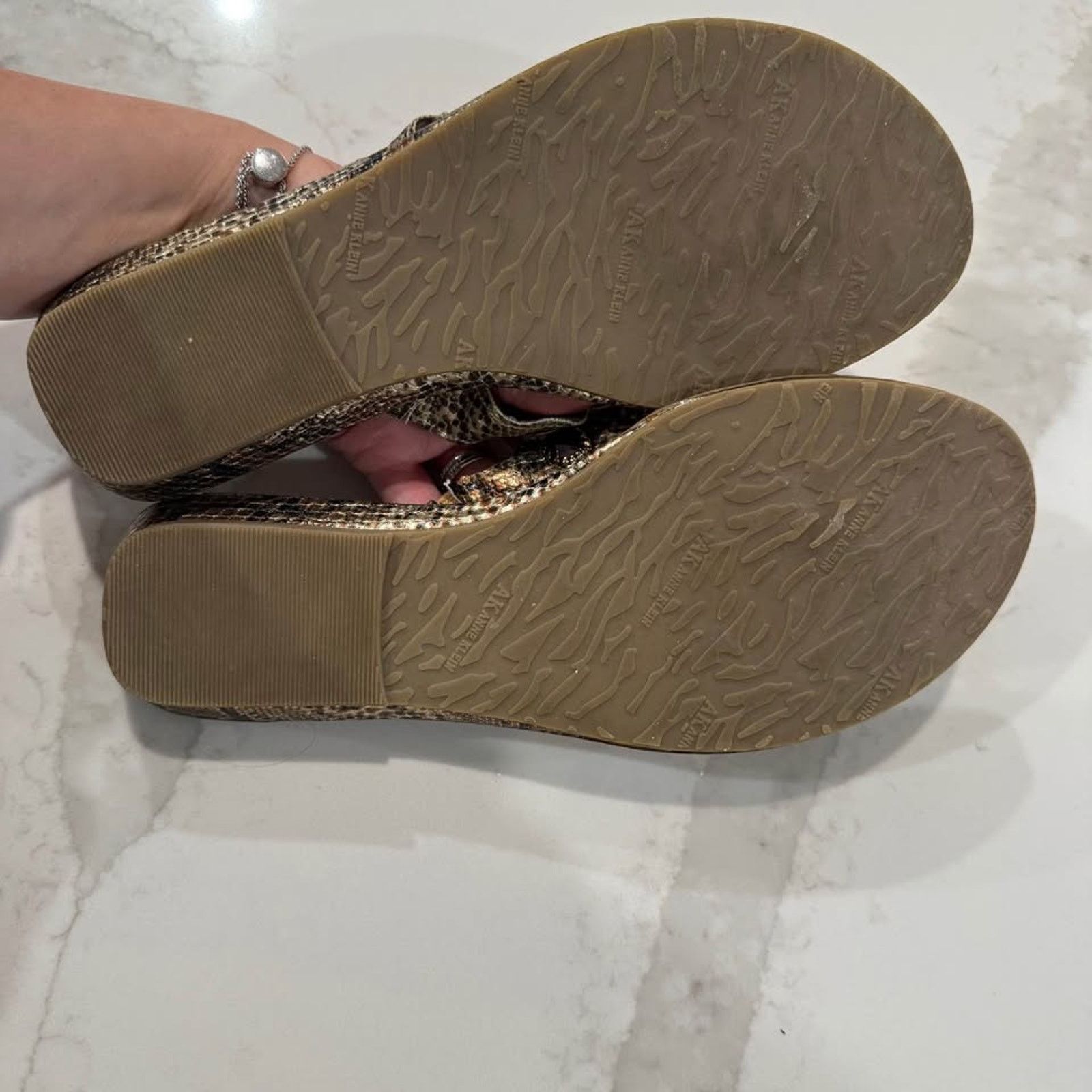 Anne Klein Anne Klein Gold Thong Sandals Womens 8 Embellished Snakeskin Size US 8 / IT 38 - 9 Thumbnail
