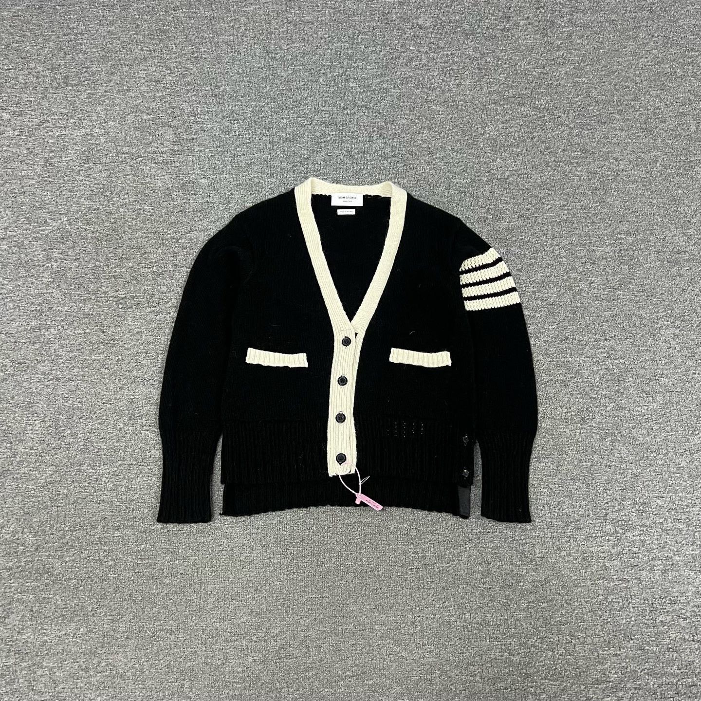 Thom Browne Thom Browne Four-Stripe Wool Knit Cardigan Size XS / US 0-2 / IT 36-38 - 1 Thumbnail