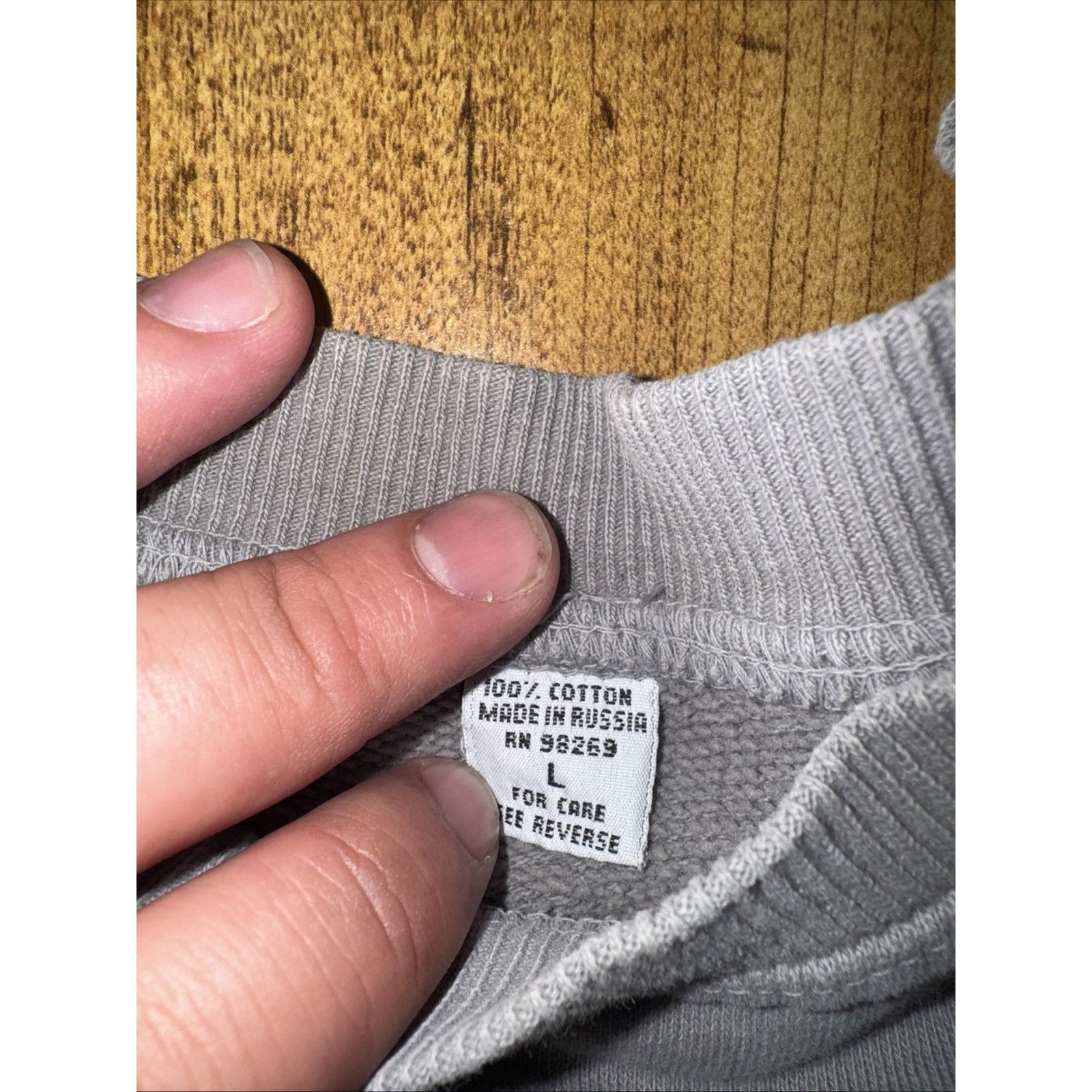 Disney Disney Mickey Mouse Surfing Cropped Crewneck Gray L 22x20 Size L / US 10 / IT 46 - 4 Thumbnail