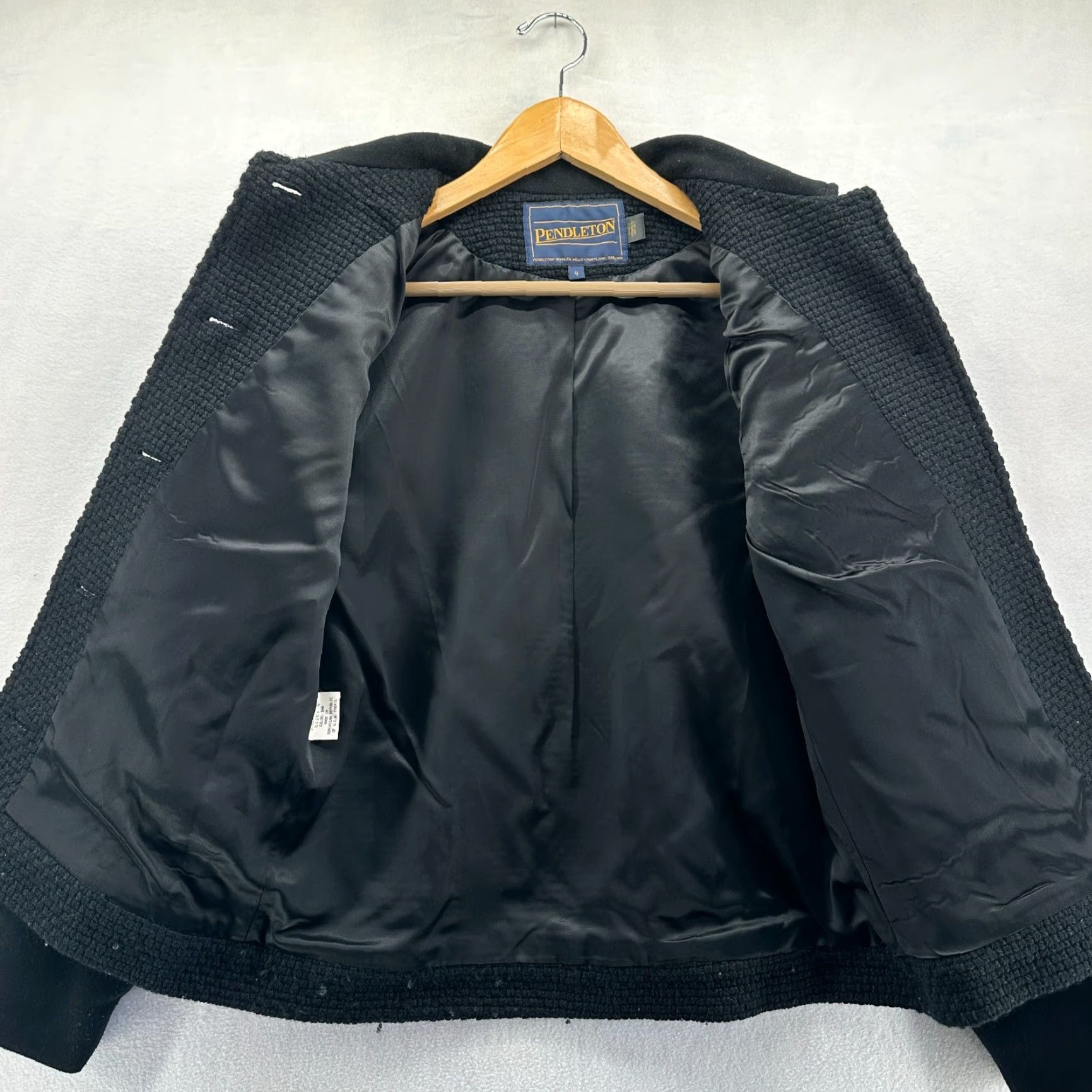 Pendleton VINTAGE Pendleton Womens Jacket Wool Black Short Lined Button Front Size 4 Regular Womens 90s Classic City Outdoor Pockets Size 27" / US 4 / IT 40 - 6 Thumbnail