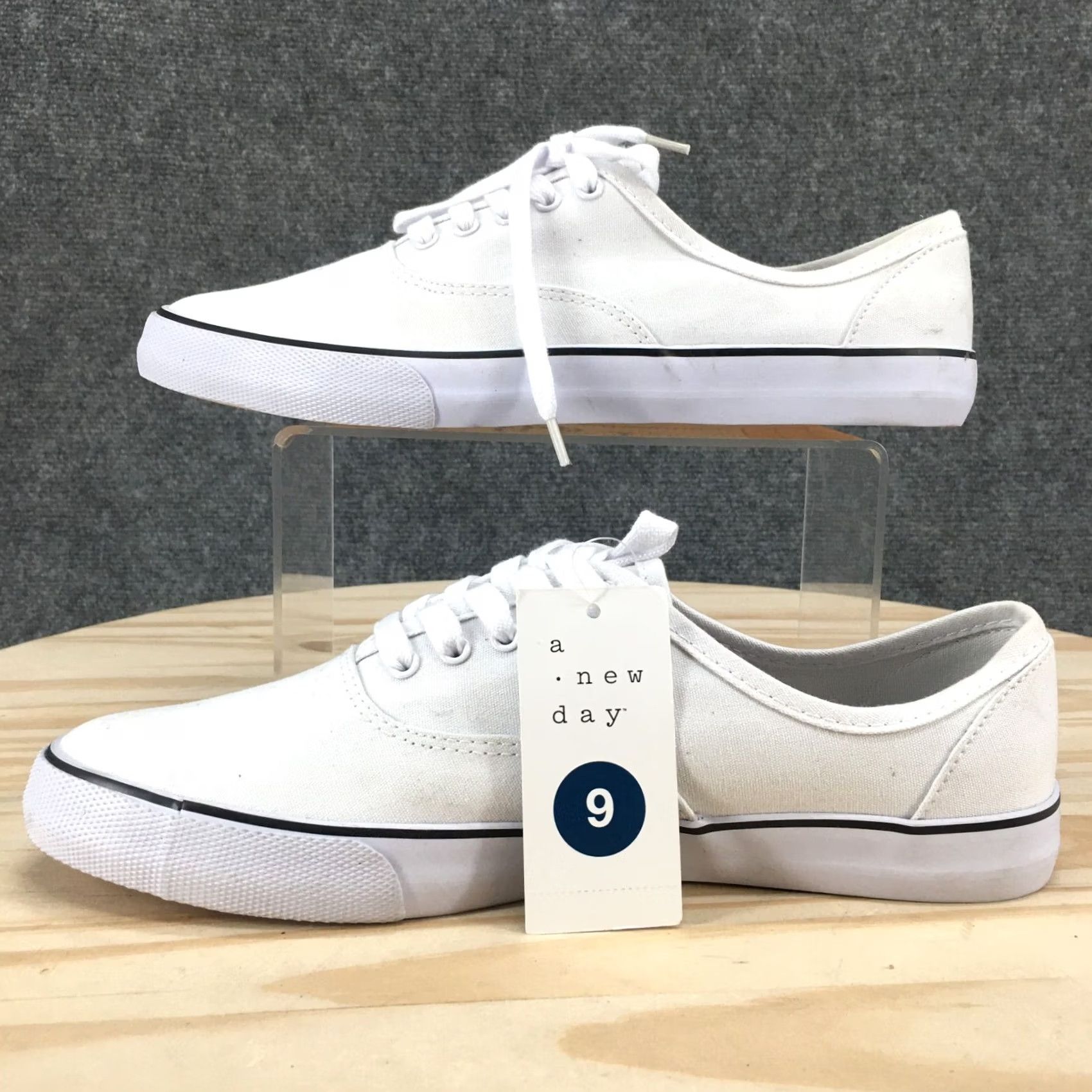 Vintage A New Day Shoes Womens Layla Sneakers White Canvas Low Top Lace Up Comfort NEW Size M / US 6-8 / IT 42-44 - 2 Thumbnail