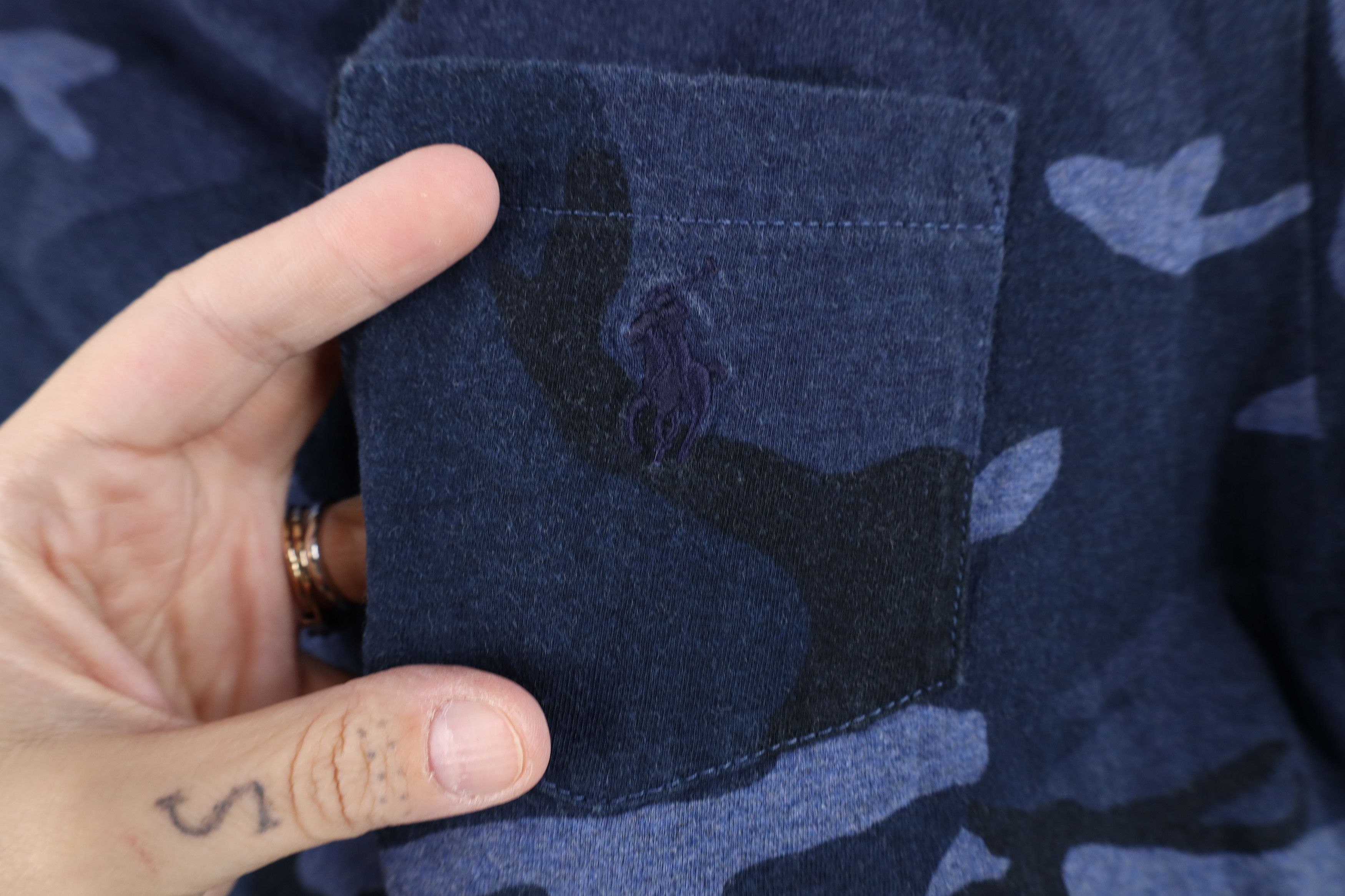 Ralph Lauren Vintage Y2K Ralph Lauren Camouflage Pocket T-Shirt Blue Size US M / EU 48-50 / 2 - 4 Thumbnail