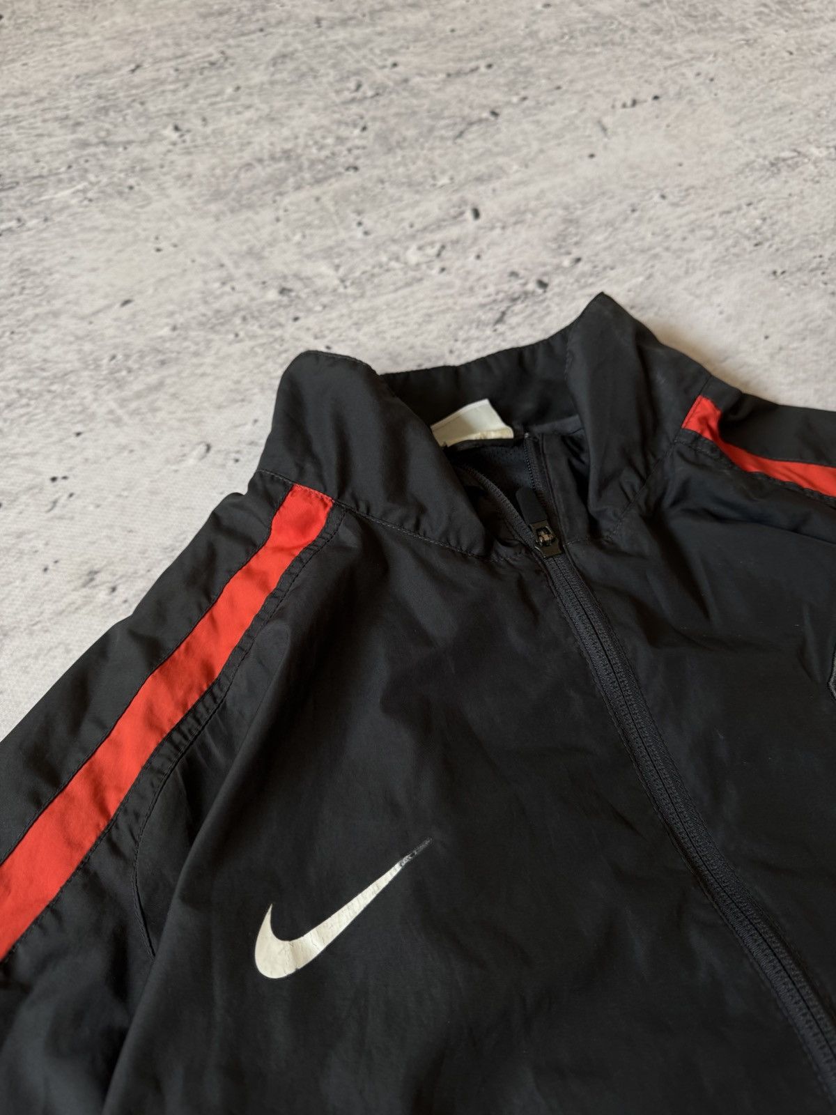 Nike × Vintage NIKE MANCHESTER UNITED VINTAGE BASIC LOGO BAGGY LIGHT JACKET Size US XL / EU 56 / 4 - 6 Thumbnail