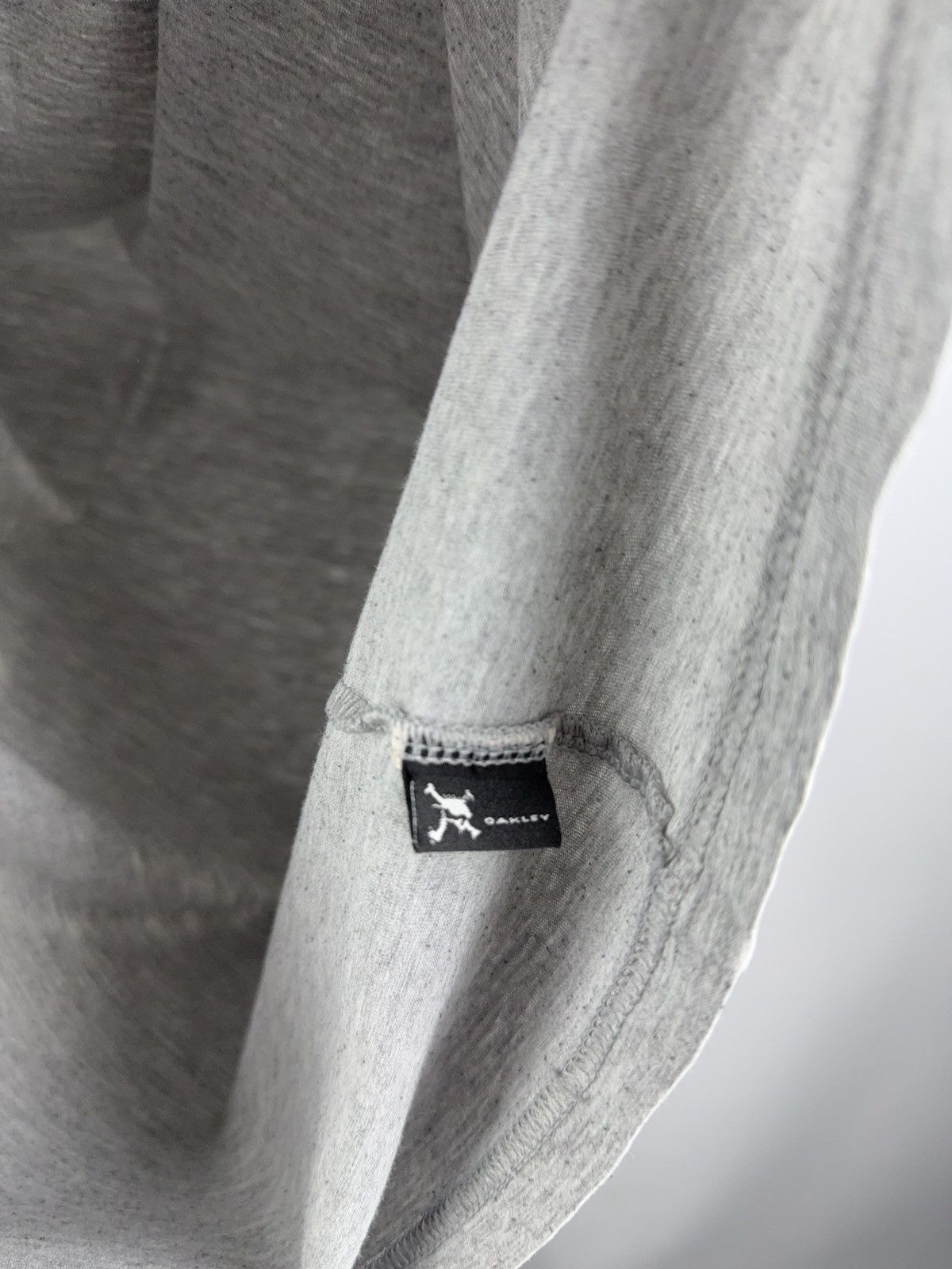 Oakley 00s Outdoor Oakley V-Neck Logo T-Shirt Gray Y2K Streetwear Size US M / EU 48-50 / 2 - 5 Thumbnail