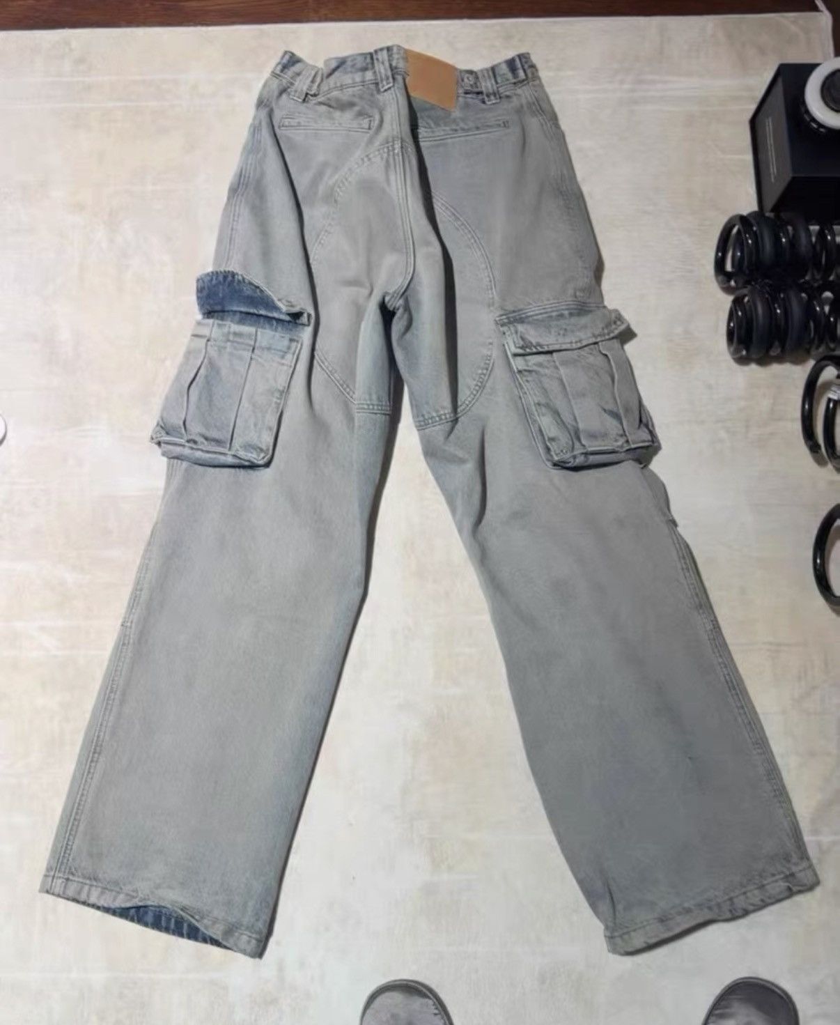 Unknown London UNKNOWNWORLD 23SS ICE BLUE Cargo Washed Pocket Jeans J40 Size US 34 / EU 50 - 1 Thumbnail