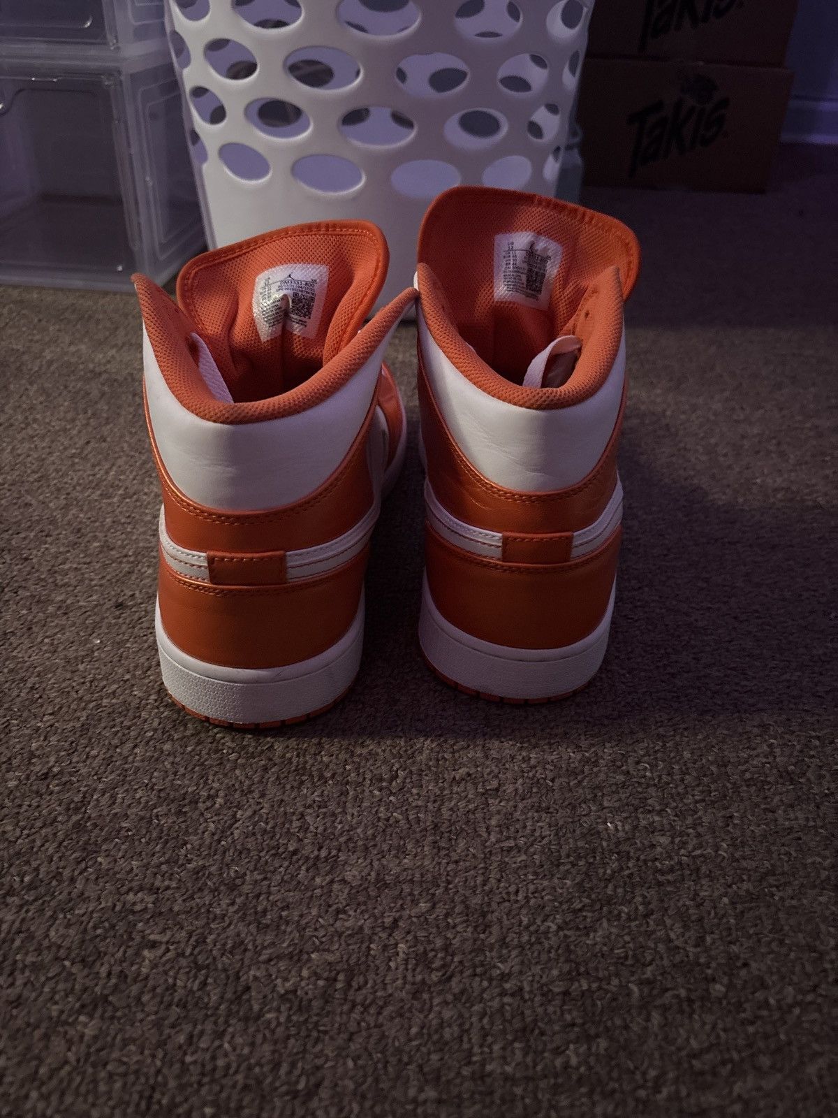 Nike Air Jordan 1 Mid SE Electro Orange Size US 12 / EU 45 - 6 Thumbnail