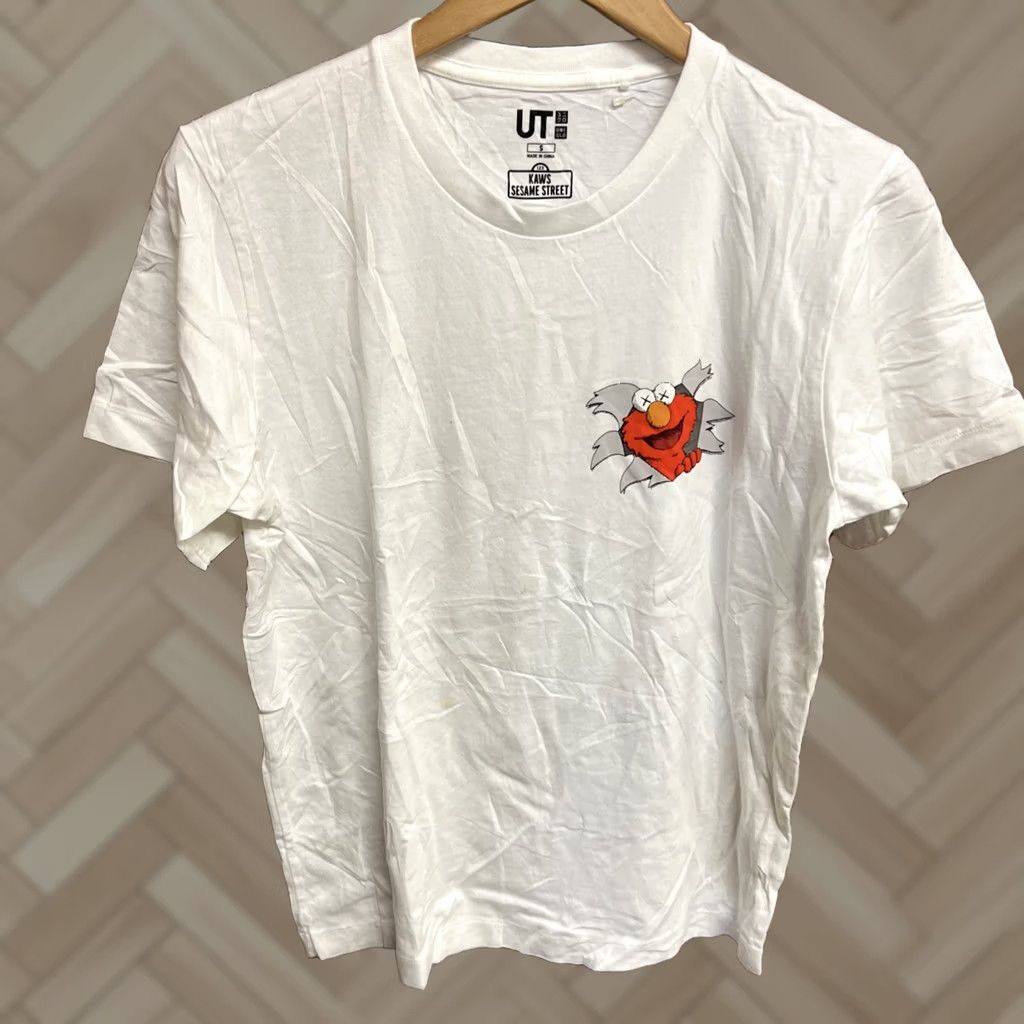 Kaws Kaws Uniqlo Sesame Street Elmo Double Sided Graphic White T Shirt Size S T29 Size US S / EU 44-46 / 1 - 1 Thumbnail