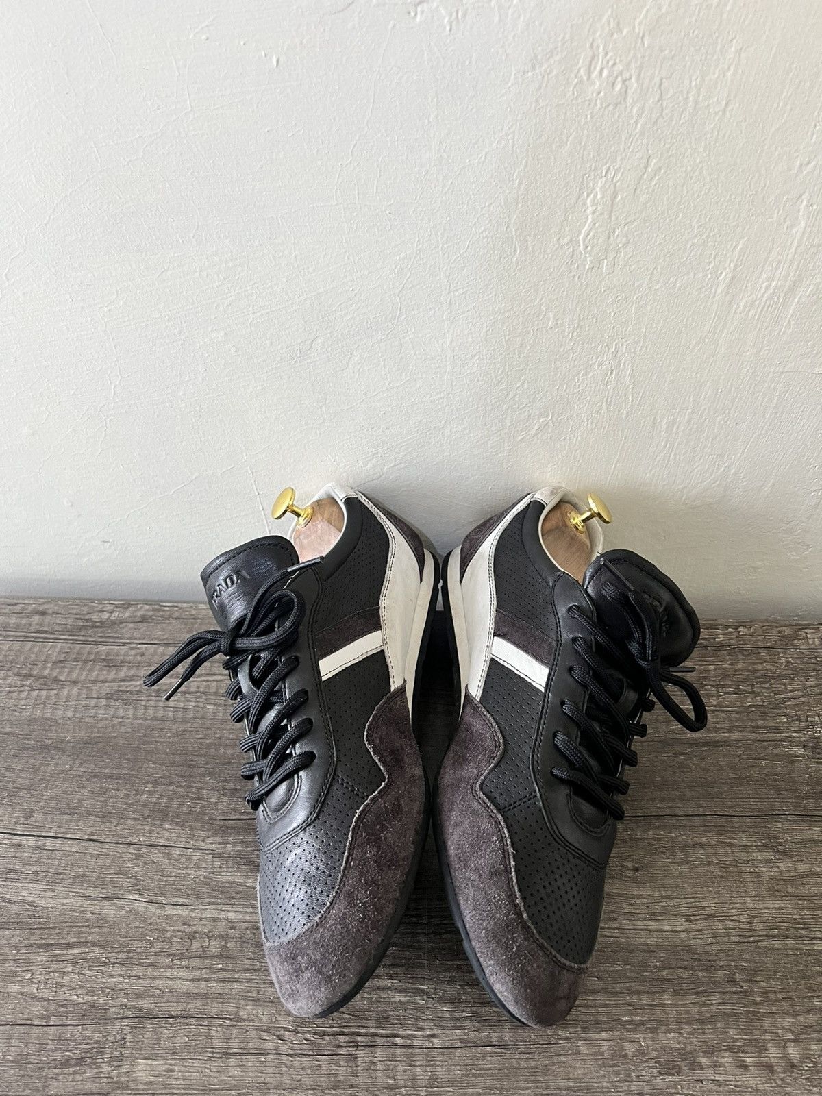 Prada PRADA SPORT PERFORLATED LEATHER AND SUEDE LACE UP LOW Size US 9 / EU 42 - 6 Thumbnail