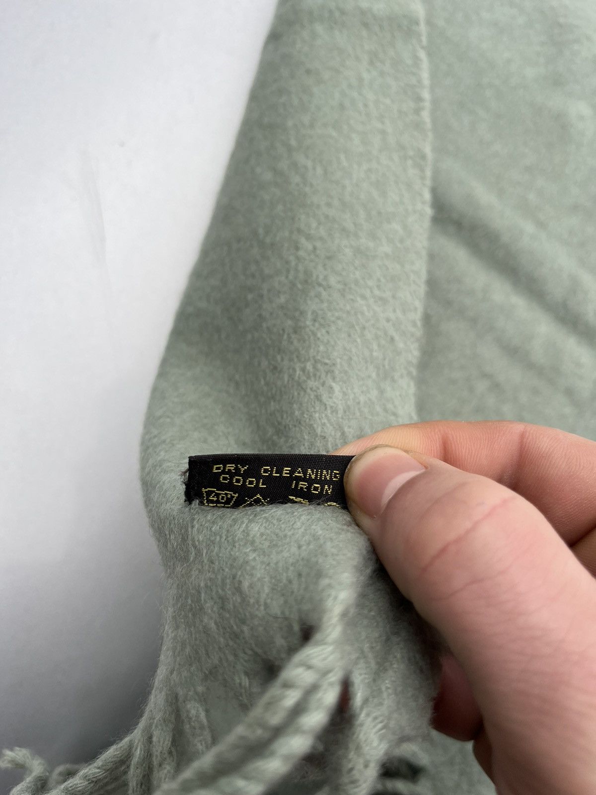 Loro Piana Loro Piana Vintage Cashmere Scarf Made in Italy Size ONE SIZE - 5 Thumbnail