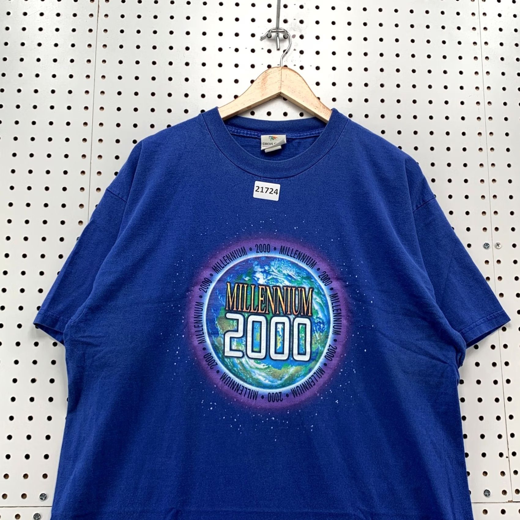 Vintage VINTAGE Circus Circus Millennium 2000 Shirt Blue Las Vegas Adult XL 23x31 Earth Graphic T-Shirt Womens Size US XL / EU 56 / 4 - 2 Thumbnail