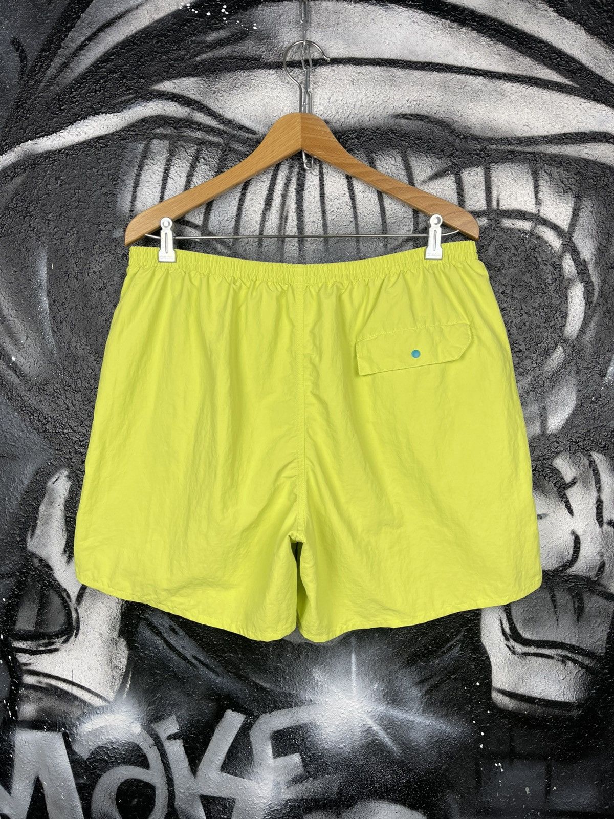 Patagonia Patagonia Phosphorus Green Baggies Shorts Men’s Size L Size US 34 / EU 50 - 6 Thumbnail