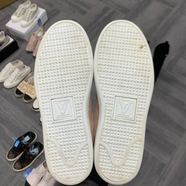 Louis Vuitton Louis Vuitton Suede Low-Top Sneakers in Brown -2508 Size US 5 / IT 35 - 7 Thumbnail