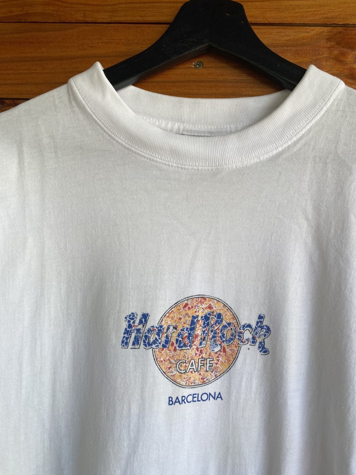 Hard Rock Cafe Vintage 90s Hard Rock Cafe Barcelona Heavy-T Pop Art Design Size US M / EU 48-50 / 2 - 8 Thumbnail