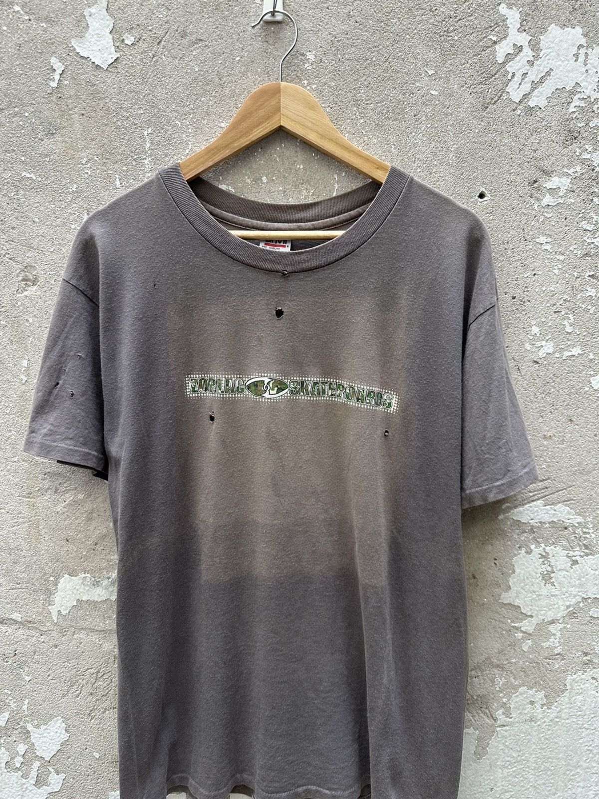 Anvil Vintage 90's Zorlac Skateboard Distrssed Tees Size US L / EU 52-54 / 3 - 3 Thumbnail
