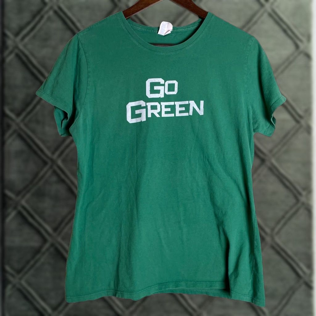 Gildan Go Green T-Shirt Large Vintage Gildan Unisex Adults Cotton Jersey Short Sleeve Crew Neck Spirit Logo Eagles Team Irish Bird City Classic Green Size US L / EU 52-54 / 3 - 1 Thumbnail