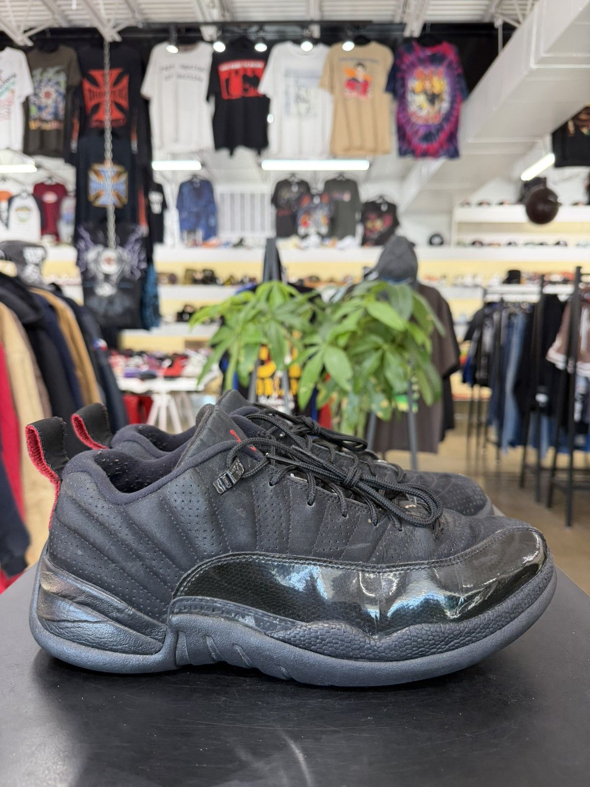 Jordan Brand Air Jordan 12 Low Black Patent Size 10 (2011) Size US 10 / EU 43 - 6 Thumbnail