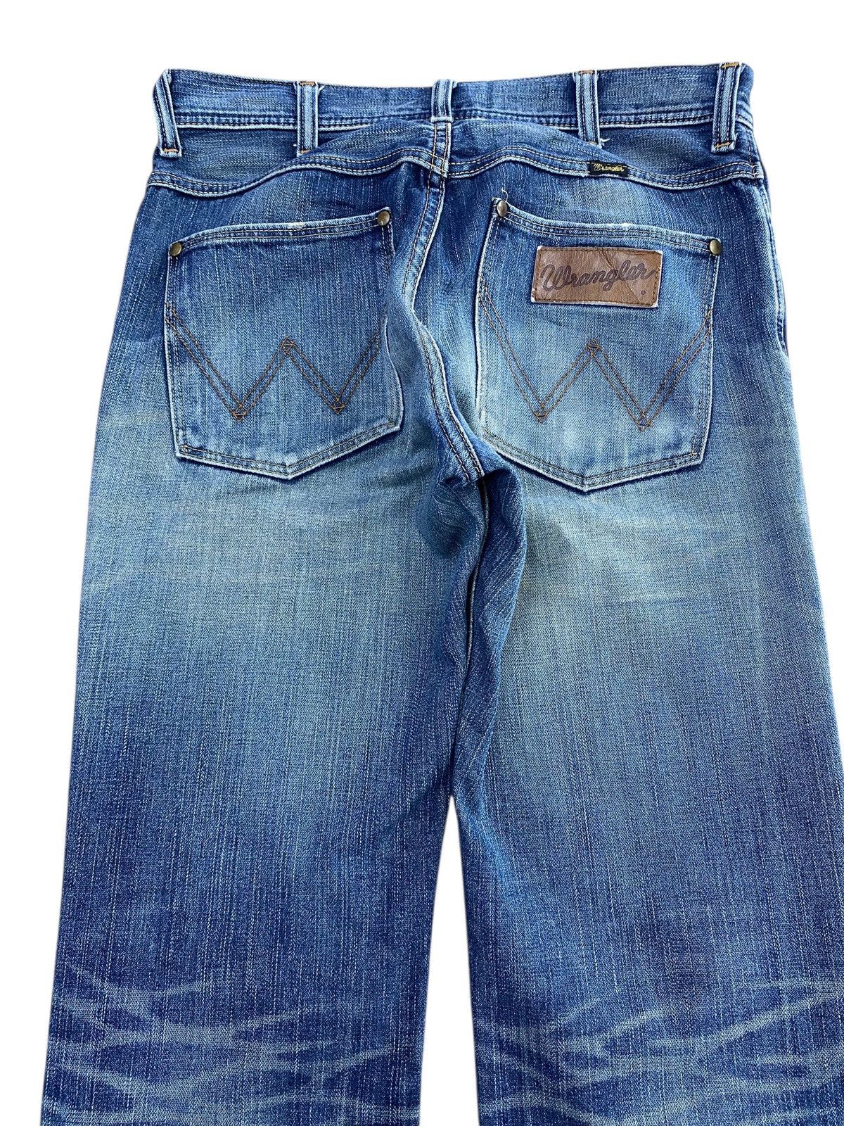Wrangler Wrangler Whiskers Faded Wash Style Straight Cut Jeans Size US 31 - 4 Thumbnail