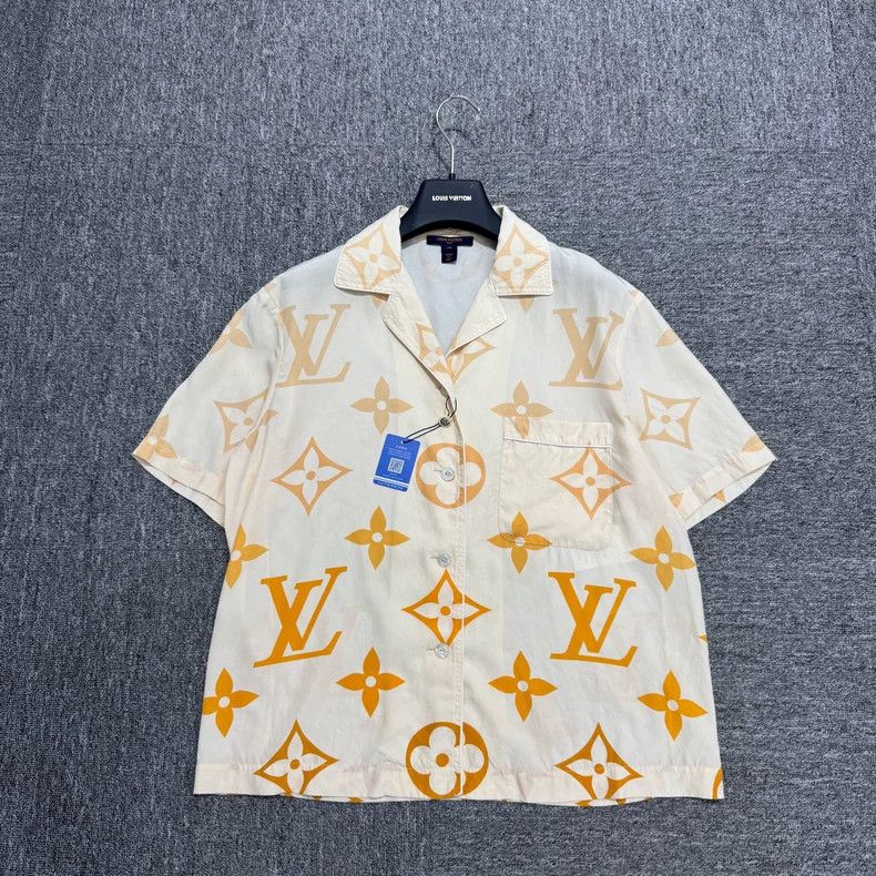 Louis Vuitton Louis Vuitton size 34 Gradient full print presbyopic shirt Size US M / EU 48-50 / 2 - 3 Thumbnail