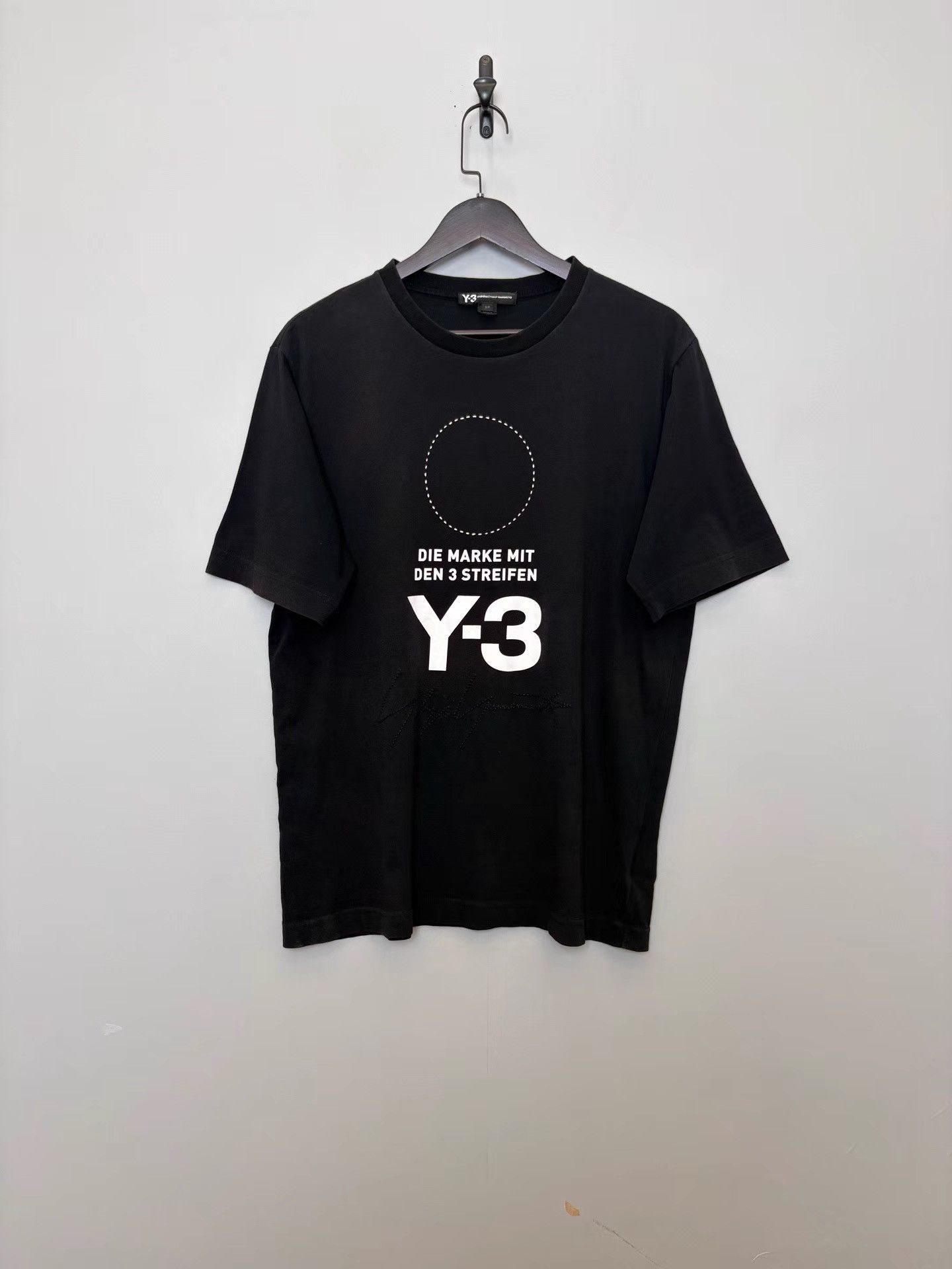 Y-3 Y-3 Yohji Yamamoto Black Letter Embroidered Tee K36 Size US S / EU 44-46 / 1 - 1 Thumbnail