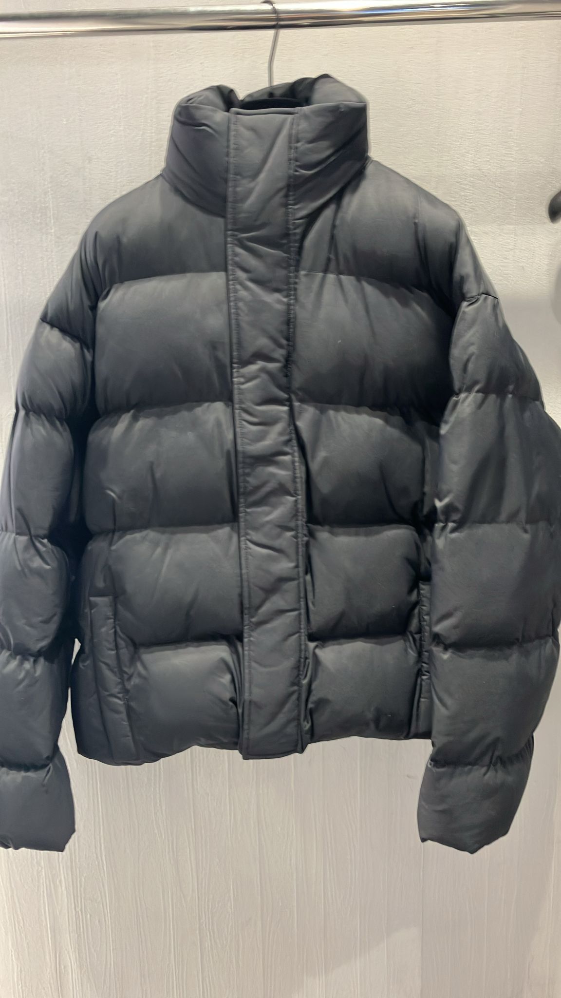 Balenciaga o1bcso1str0125 BB Puffer Nylon Canvas Jacket in Black Size US S / EU 44-46 / 1 - 1 Thumbnail